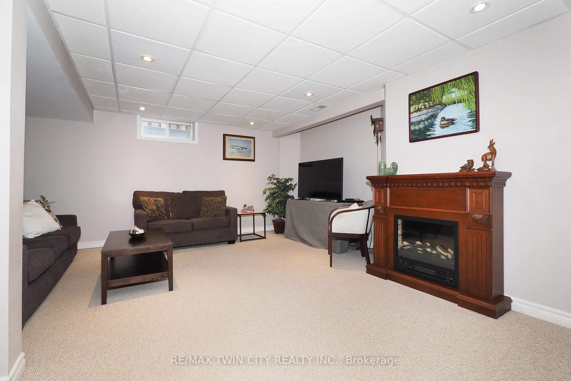 Photo 37 of 127 Melran Drive, Cambridge — HOMEH
