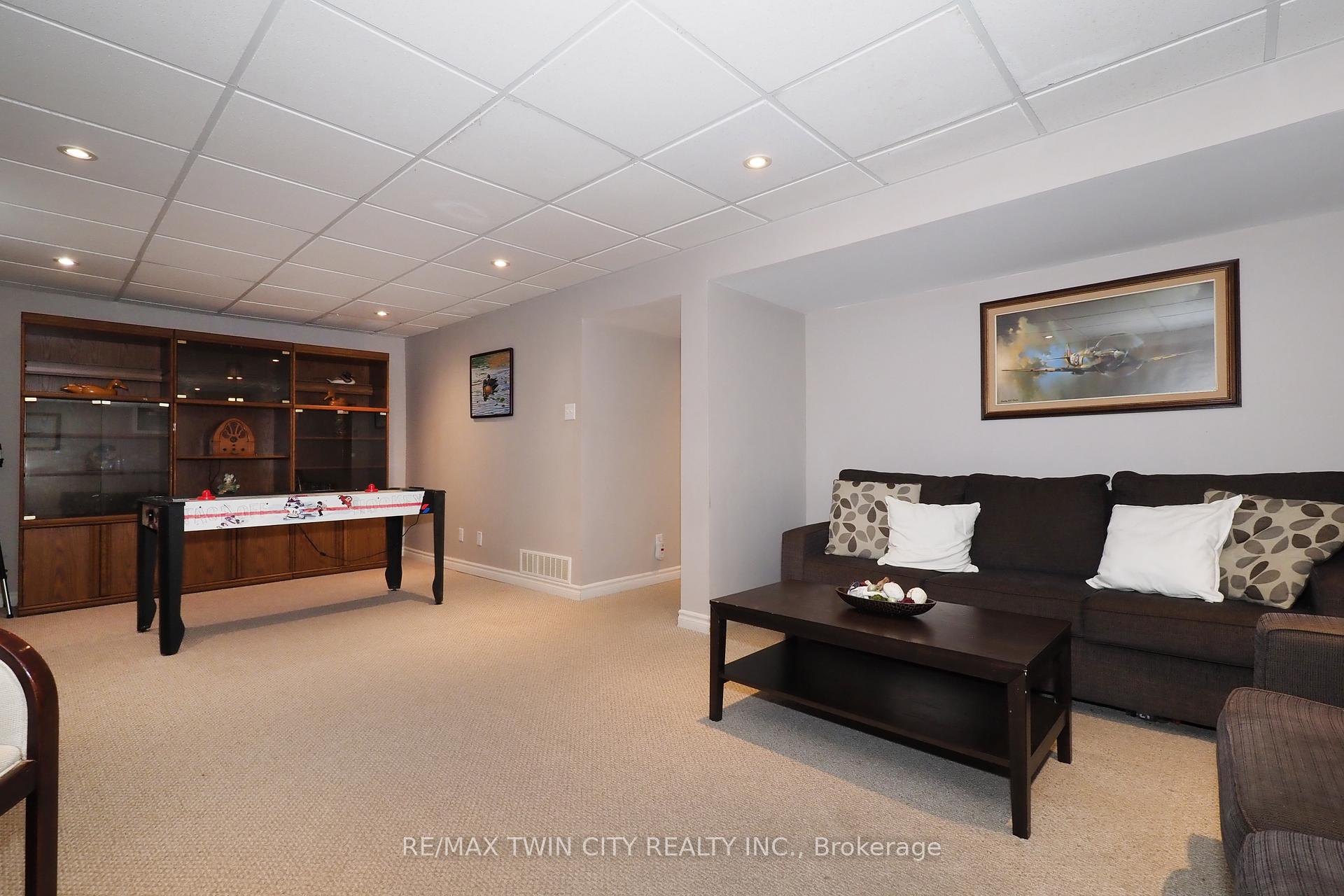 Photo 39 of 127 Melran Drive, Cambridge — HOMEH