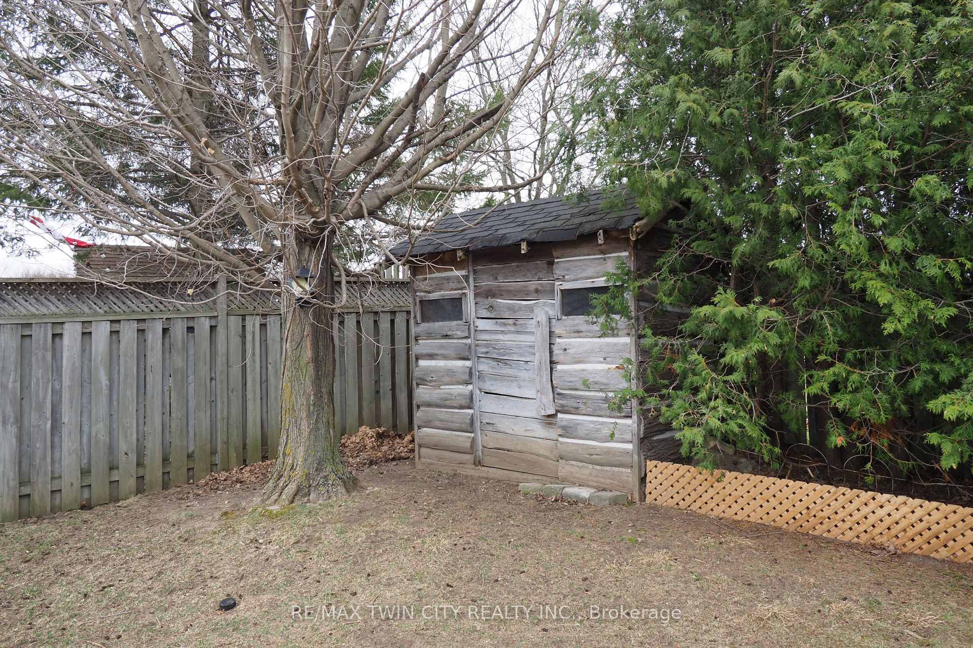 Photo 45 of 127 Melran Drive, Cambridge — HOMEH