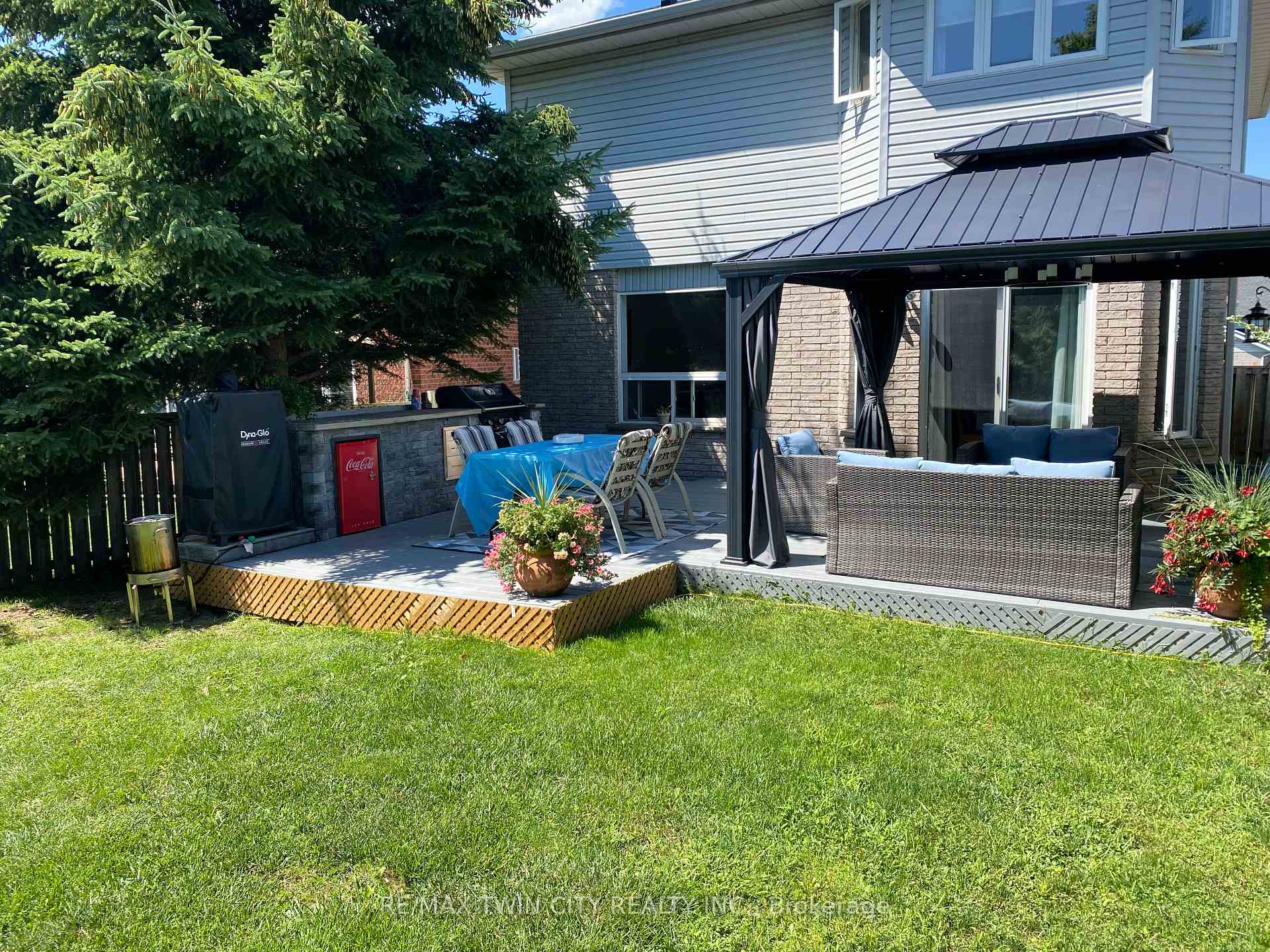 Photo 47 of 127 Melran Drive, Cambridge — HOMEH