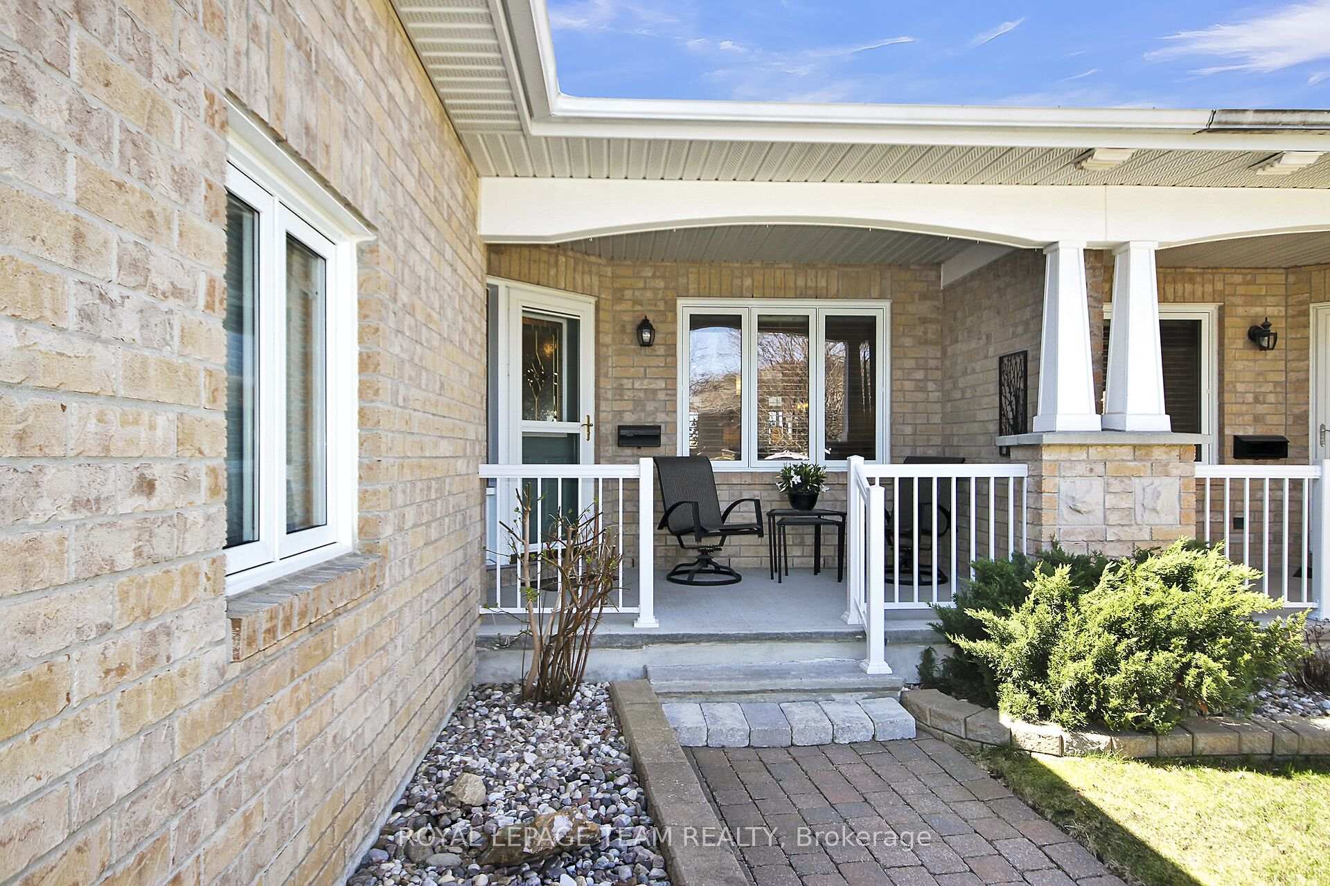 Photo 5 of 108 Granite Court, Ottawa, Kanata - Emerald Meadows/Trailwest — HOMEH
