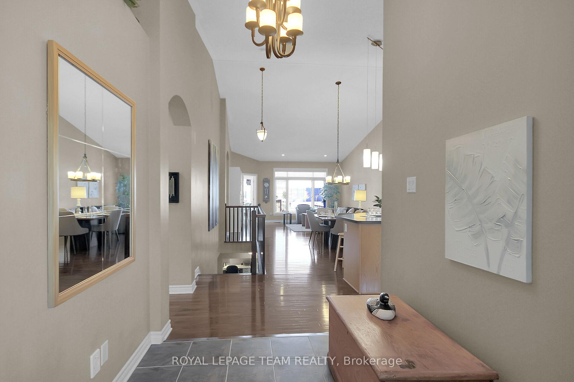 Photo 8 of 108 Granite Court, Ottawa, Kanata - Emerald Meadows/Trailwest — HOMEH