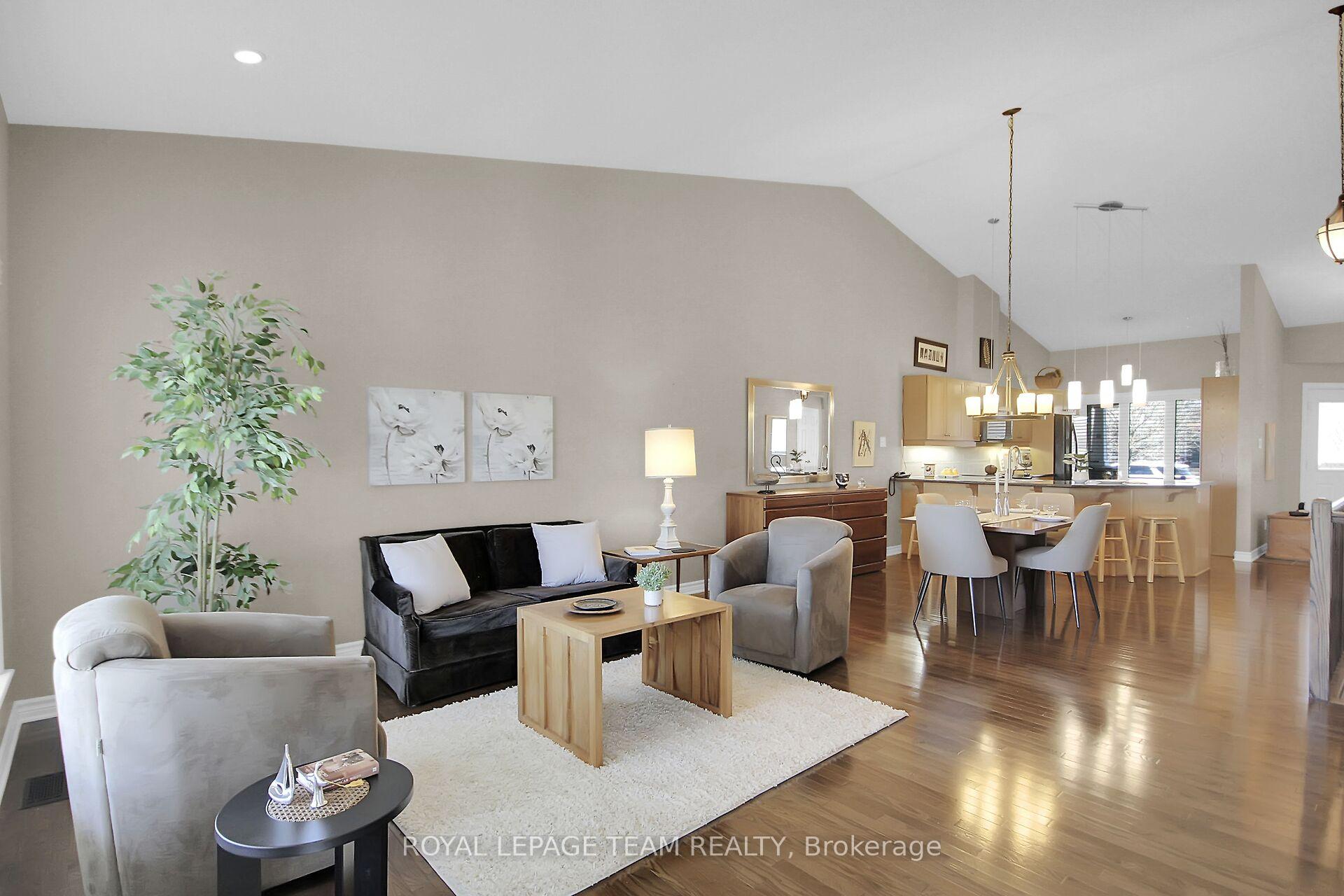 Photo 12 of 108 Granite Court, Ottawa, Kanata - Emerald Meadows/Trailwest — HOMEH