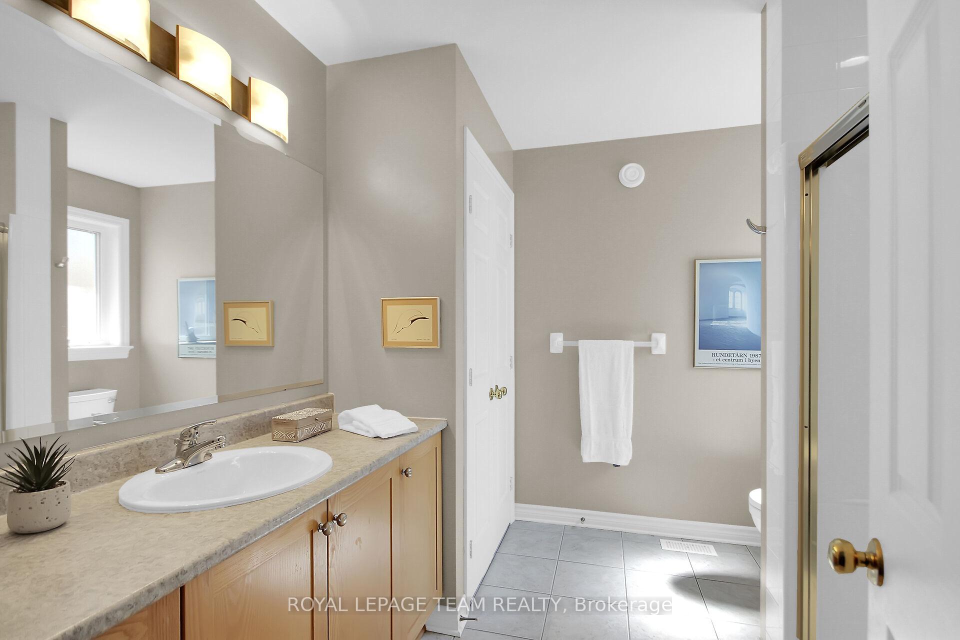 Photo 25 of 108 Granite Court, Ottawa, Kanata - Emerald Meadows/Trailwest — HOMEH
