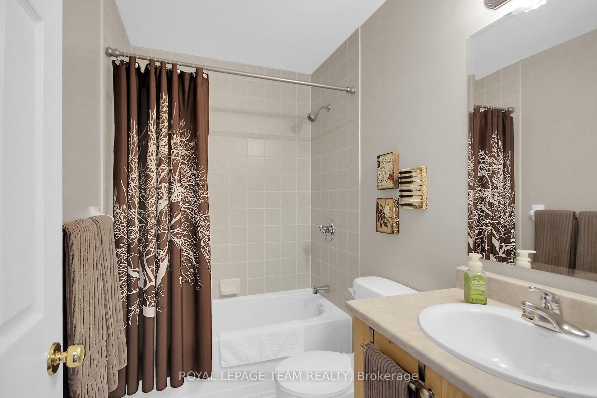 Photo 30 of 108 Granite Court, Ottawa, Kanata - Emerald Meadows/Trailwest — HOMEH