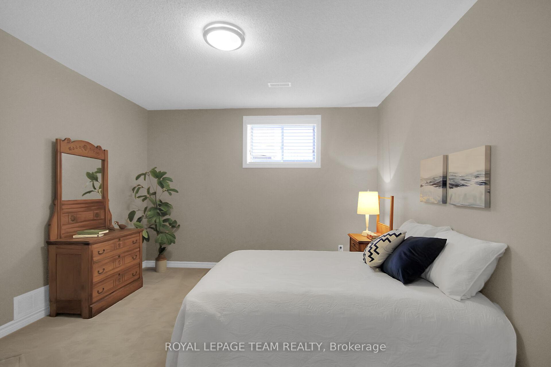 Photo 37 of 108 Granite Court, Ottawa, Kanata - Emerald Meadows/Trailwest — HOMEH