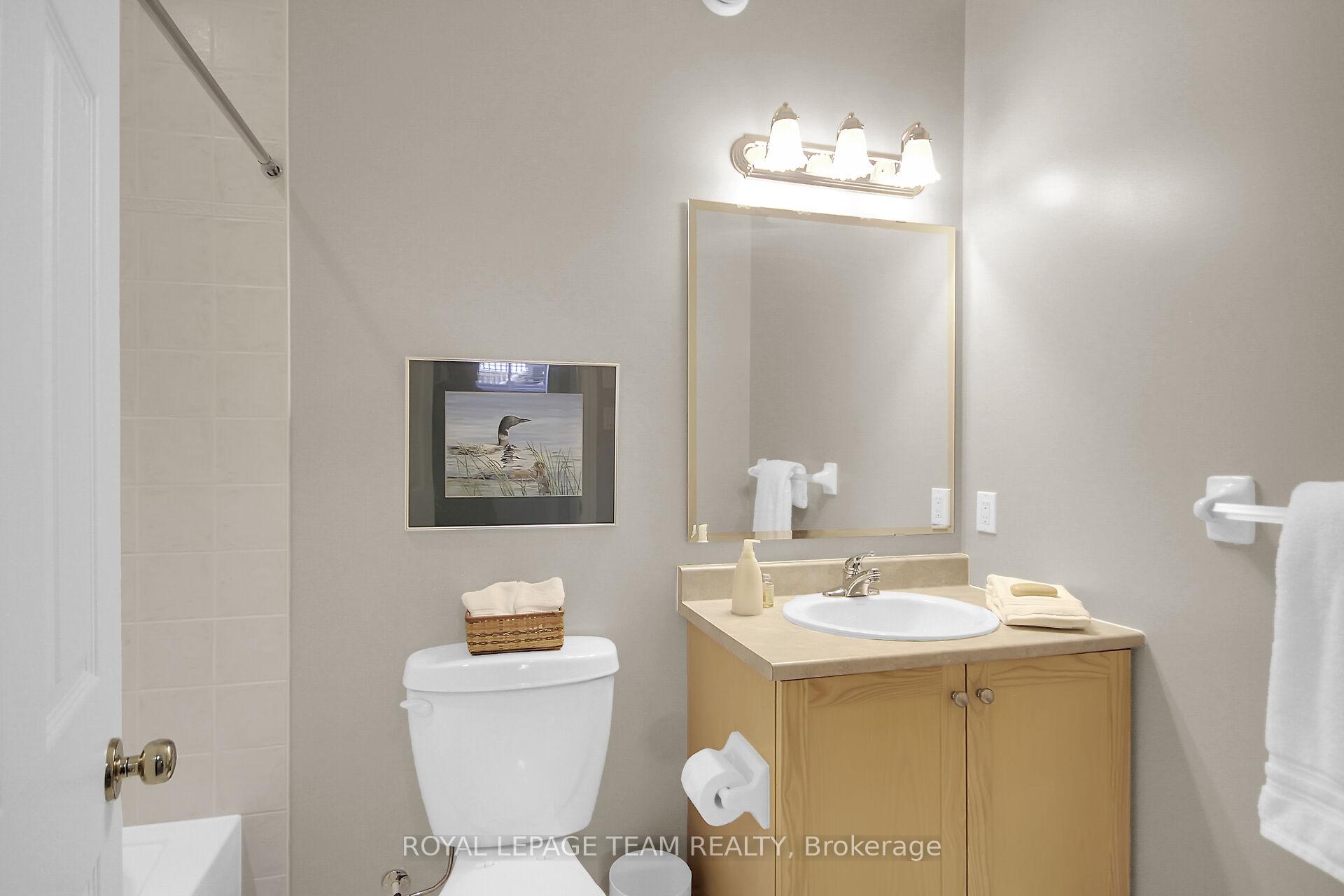 Photo 39 of 108 Granite Court, Ottawa, Kanata - Emerald Meadows/Trailwest — HOMEH