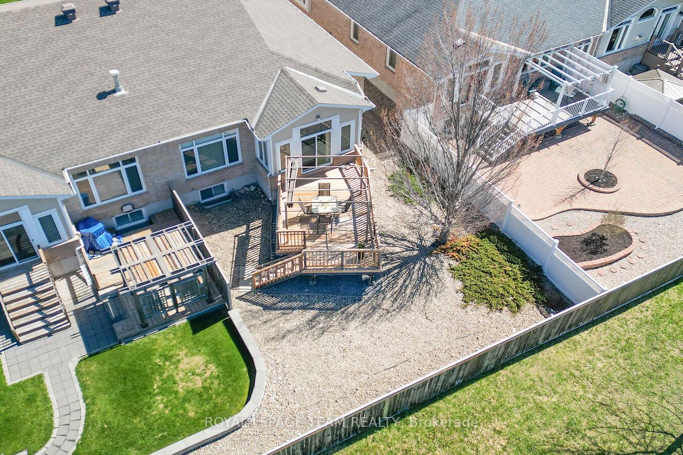 Photo 44 of 108 Granite Court, Ottawa, Kanata - Emerald Meadows/Trailwest — HOMEH