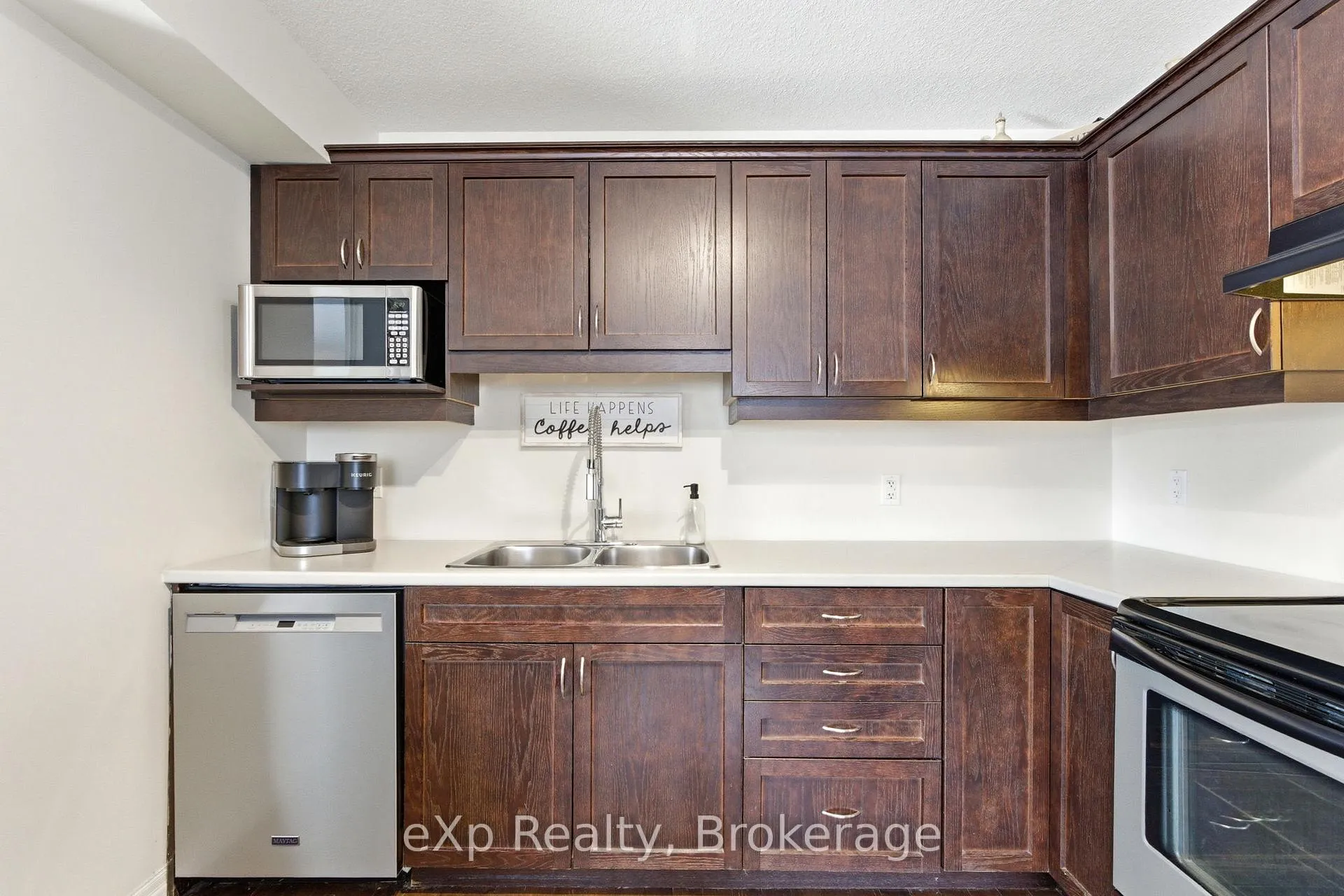 Photo 10 of 135 Maxwell Street, St. Marys — HOMEH