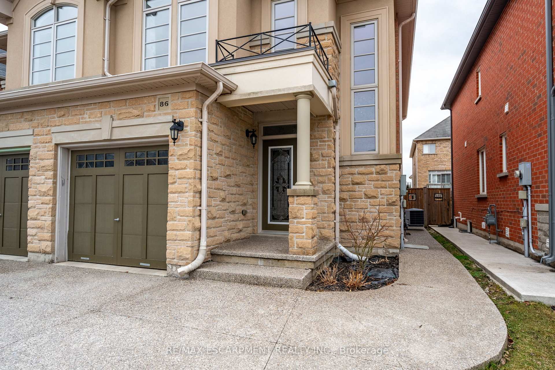Photo 3 of 86 Summerberry Way, Hamilton, Carpenter — HOMEH