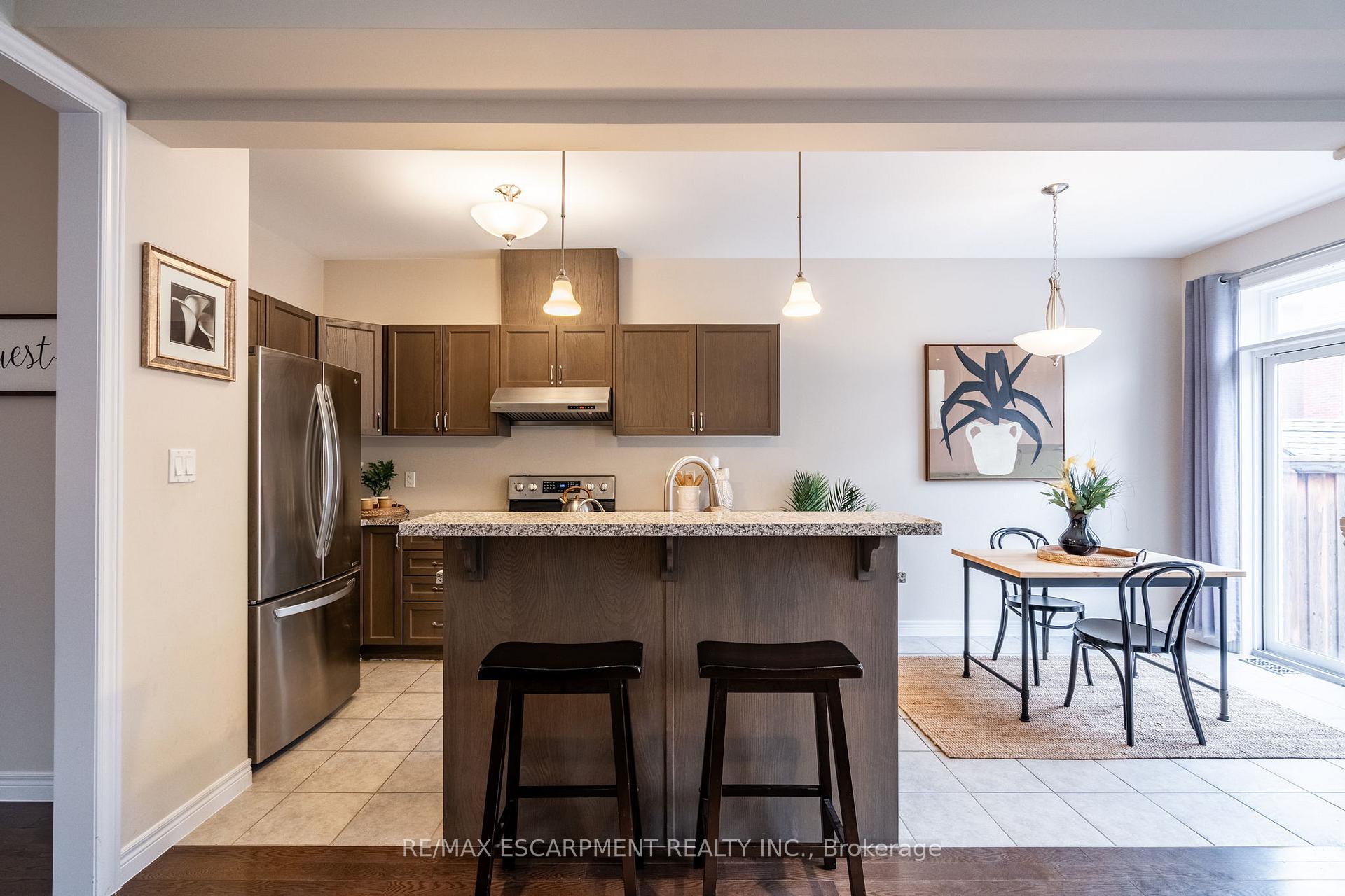 Photo 14 of 86 Summerberry Way, Hamilton, Carpenter — HOMEH