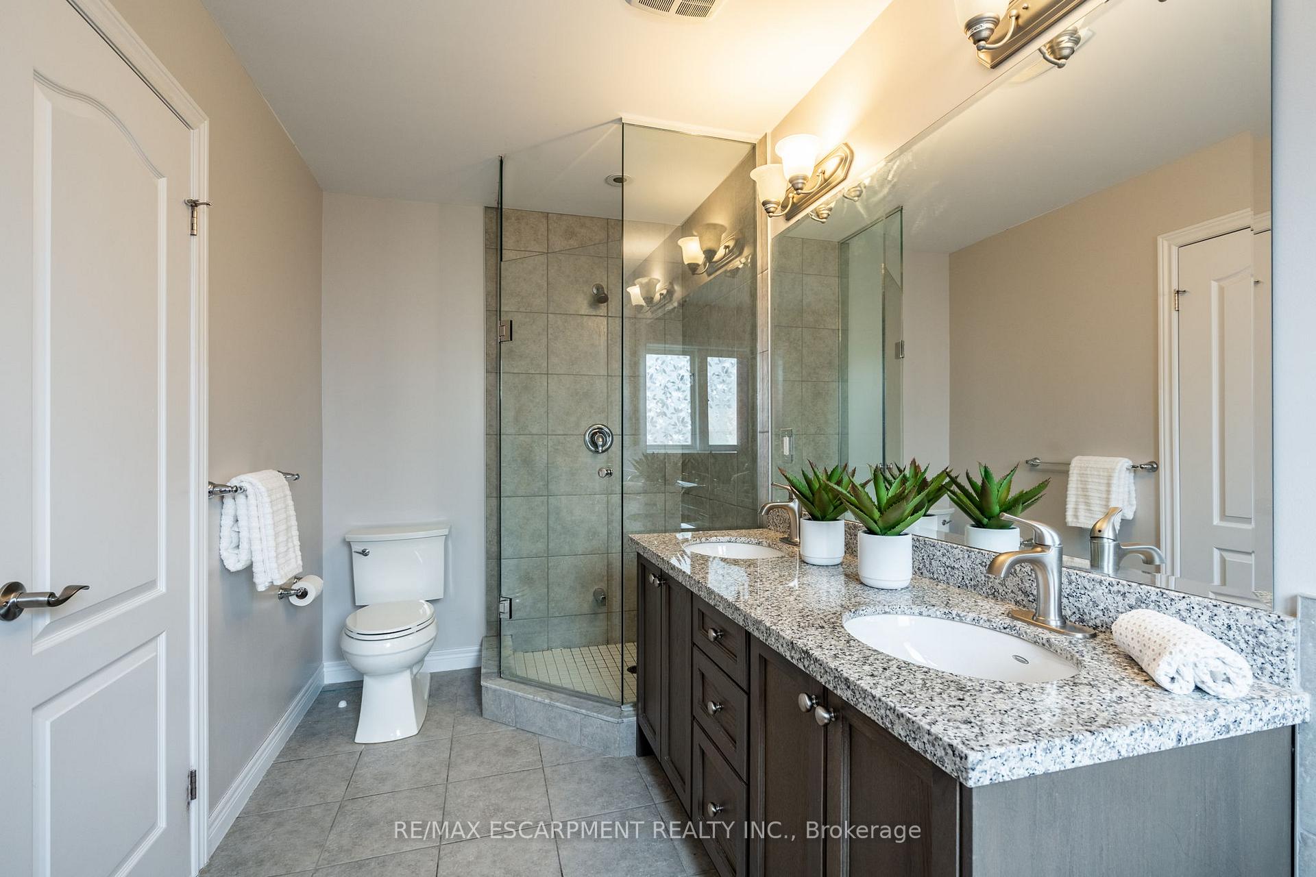 Photo 64 of 86 Summerberry Way, Hamilton, Carpenter — HOMEH
