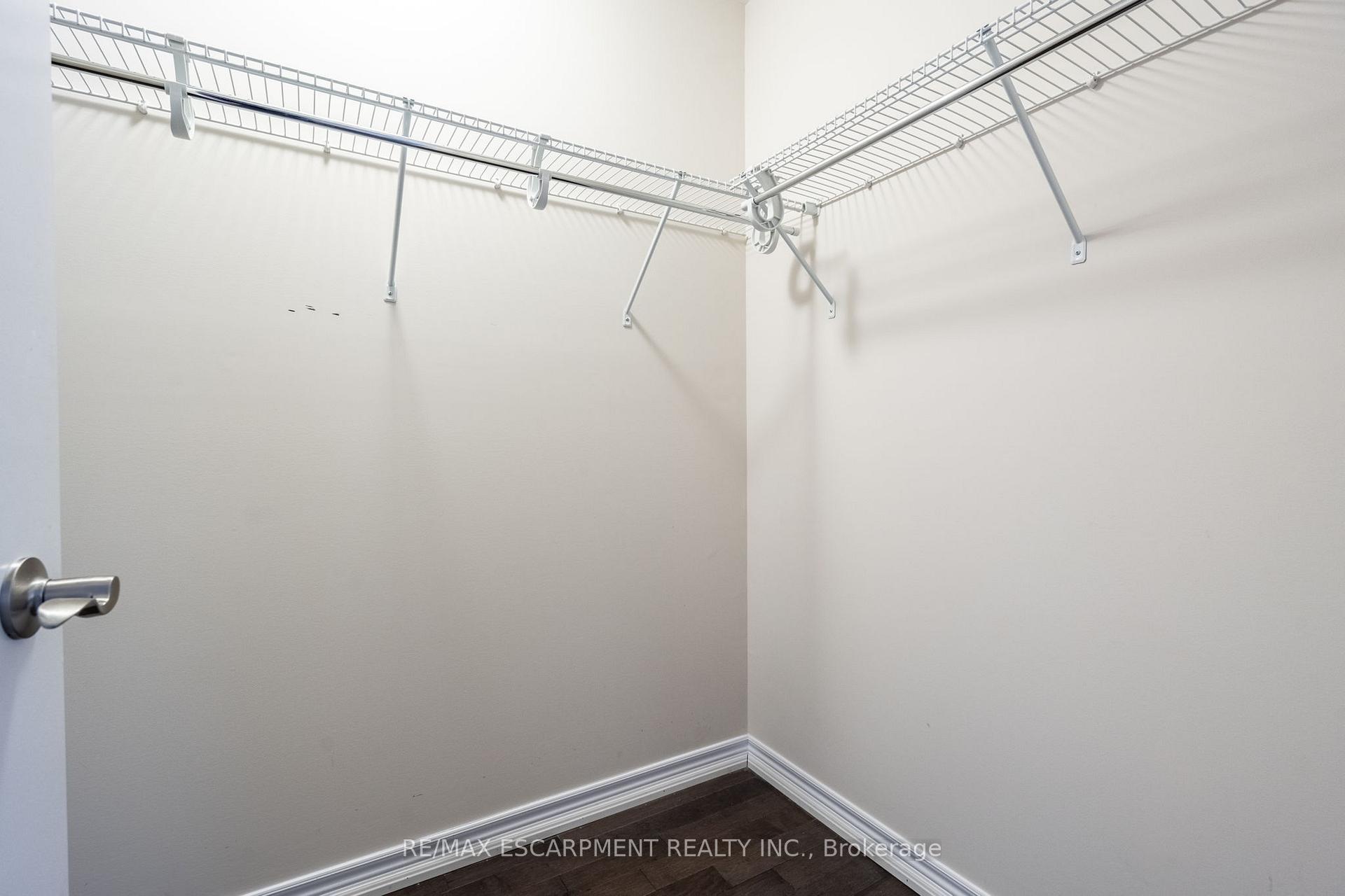 Photo 65 of 86 Summerberry Way, Hamilton, Carpenter — HOMEH