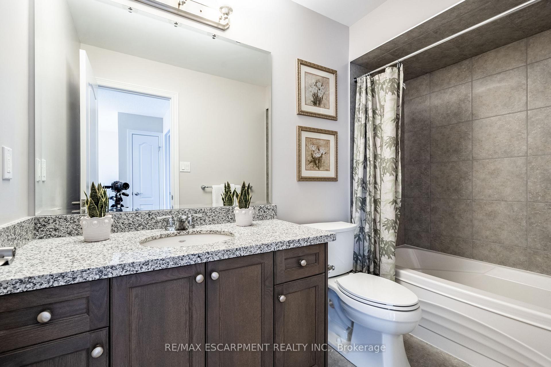 Photo 71 of 86 Summerberry Way, Hamilton, Carpenter — HOMEH