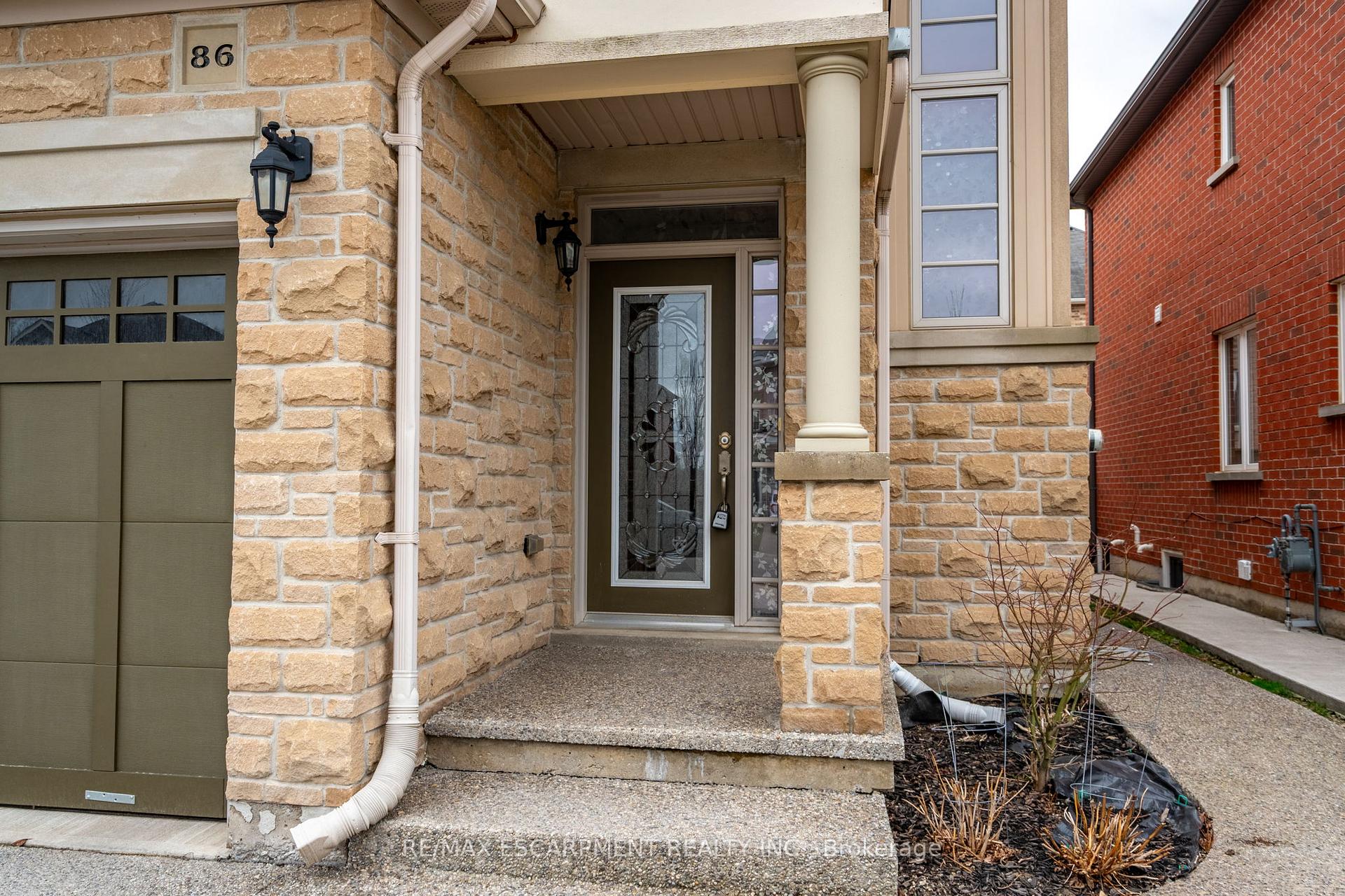 Photo 23 of 86 Summerberry Way, Hamilton, Carpenter — HOMEH