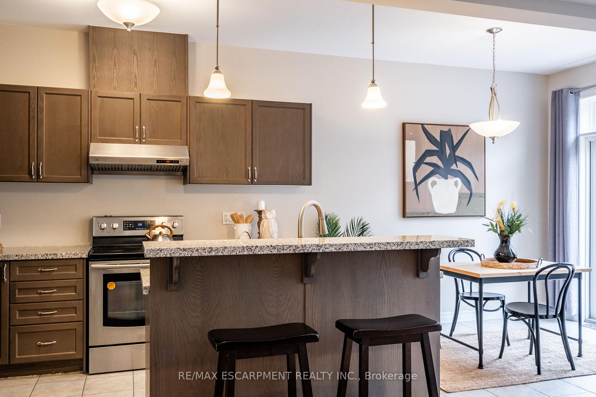 Photo 34 of 86 Summerberry Way, Hamilton, Carpenter — HOMEH