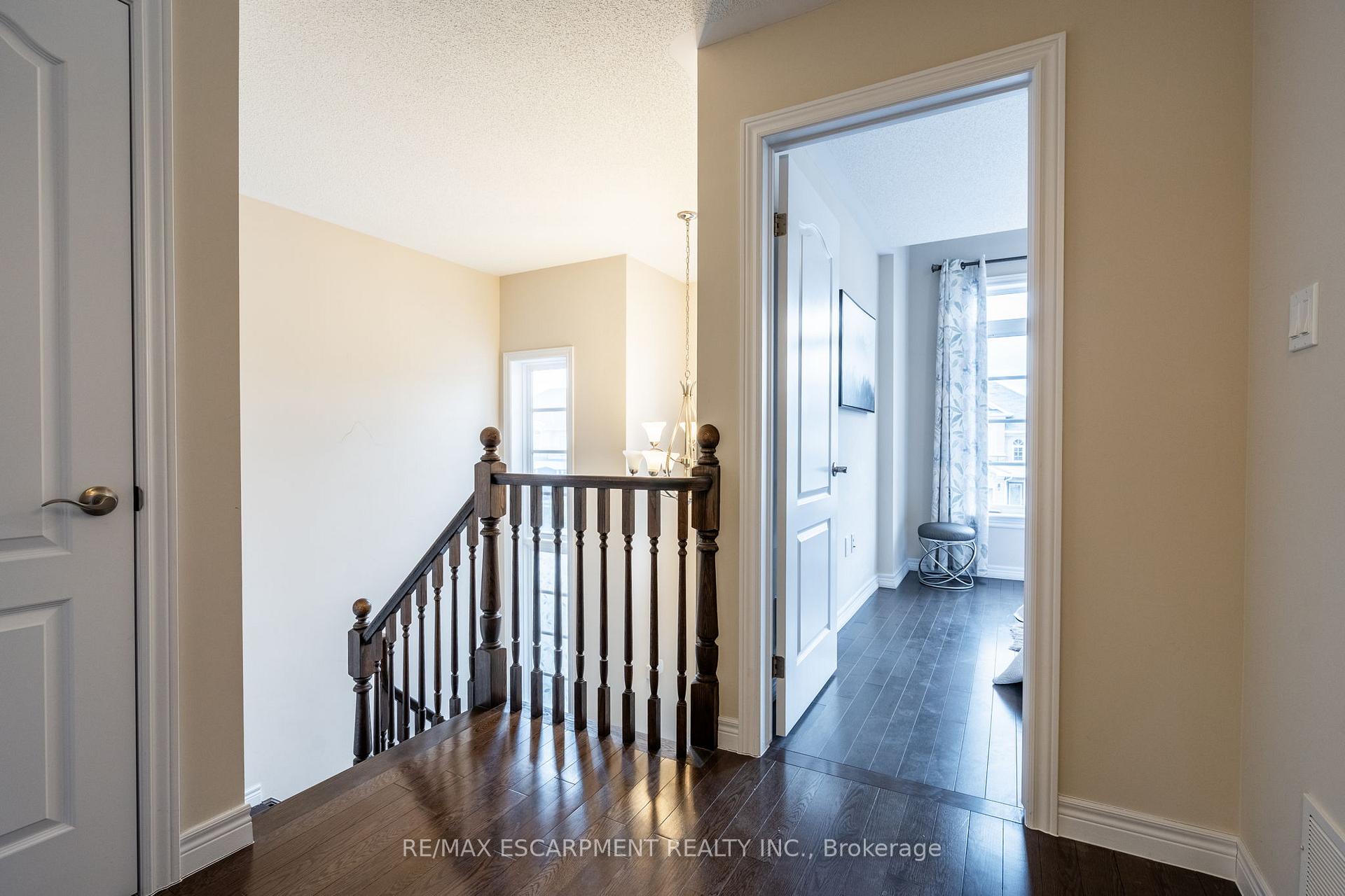Photo 42 of 86 Summerberry Way, Hamilton, Carpenter — HOMEH