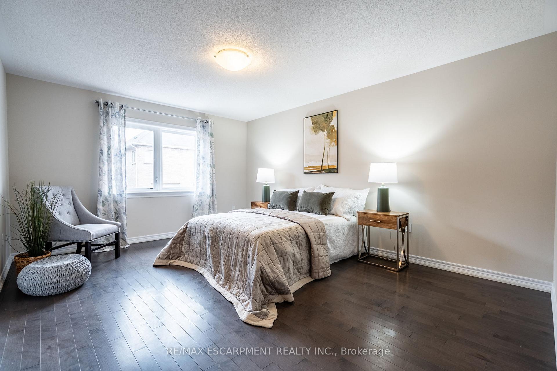 Photo 43 of 86 Summerberry Way, Hamilton, Carpenter — HOMEH