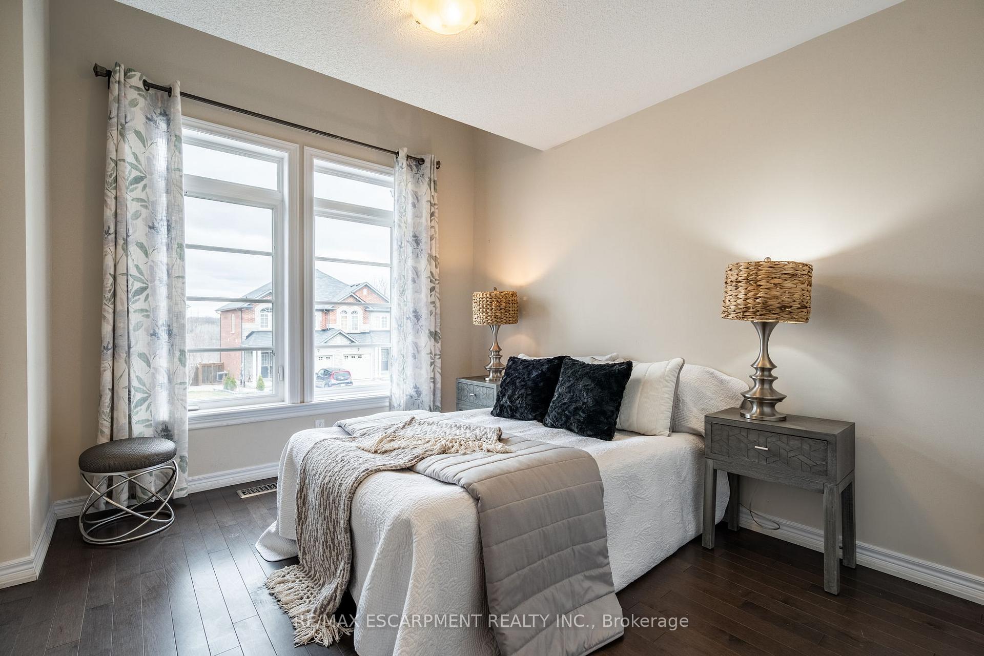 Photo 50 of 86 Summerberry Way, Hamilton, Carpenter — HOMEH