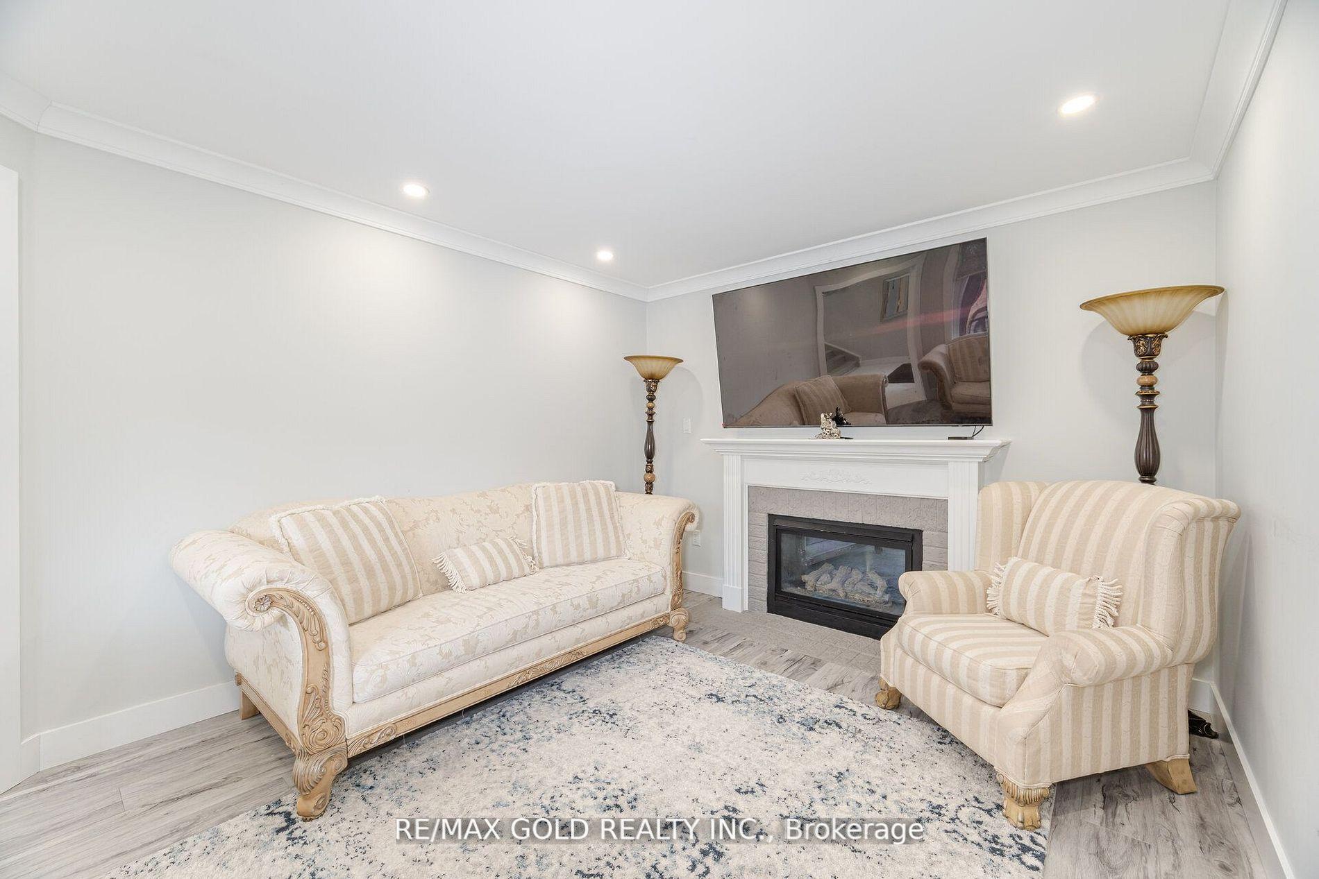 Photo 8 of 96 Wildberry Crescent, Brampton, Sandringham-Wellington — HOMEH