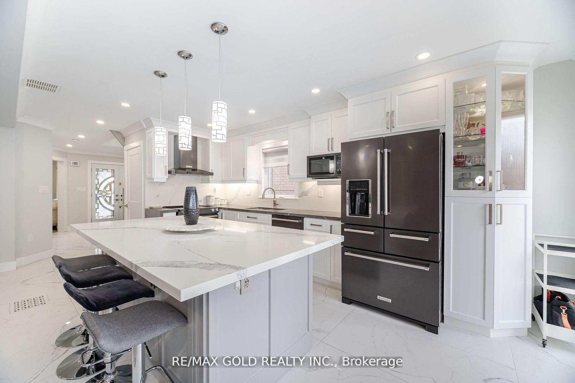 Photo 9 of 96 Wildberry Crescent, Brampton, Sandringham-Wellington — HOMEH