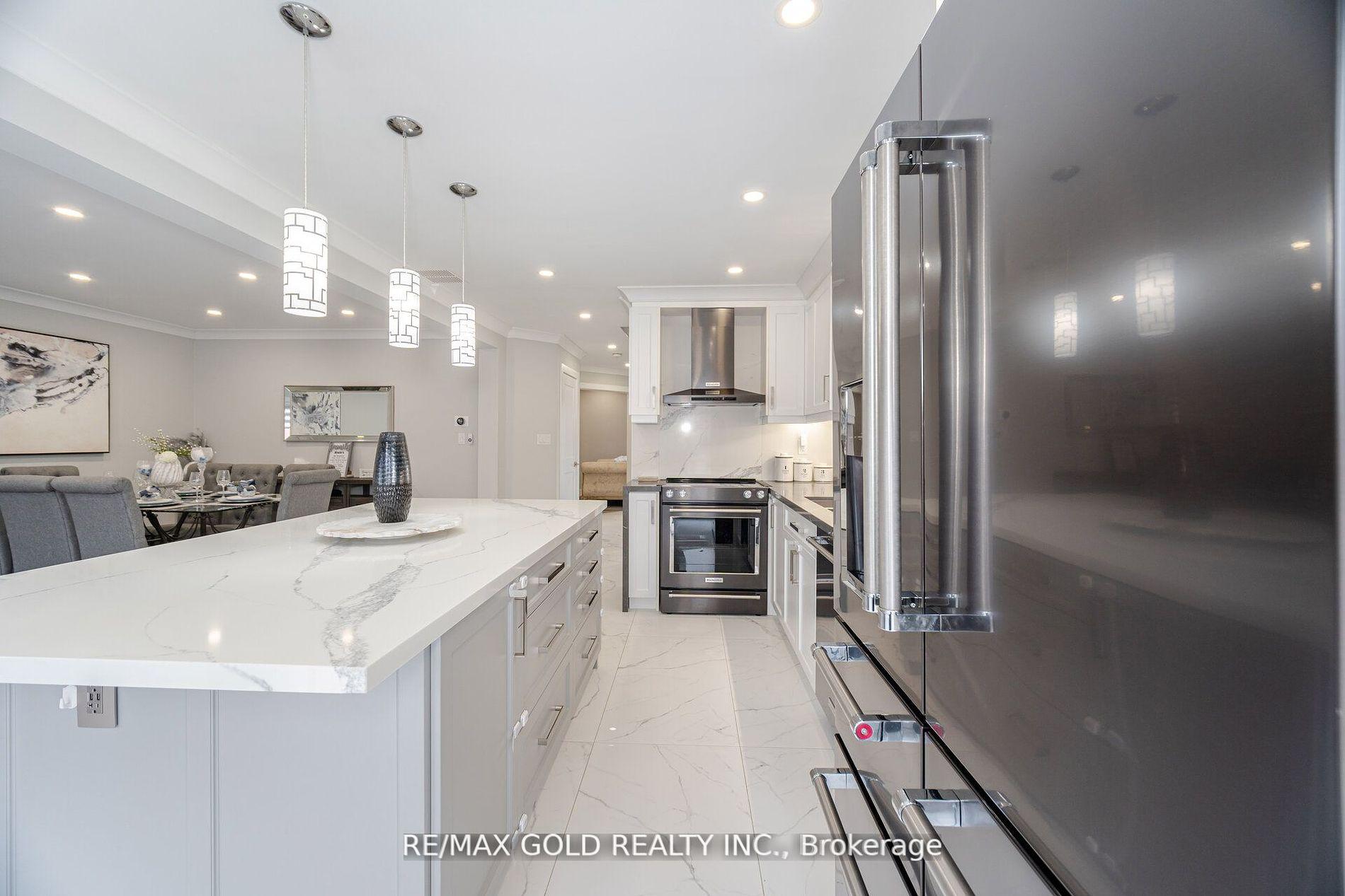 Photo 10 of 96 Wildberry Crescent, Brampton, Sandringham-Wellington — HOMEH