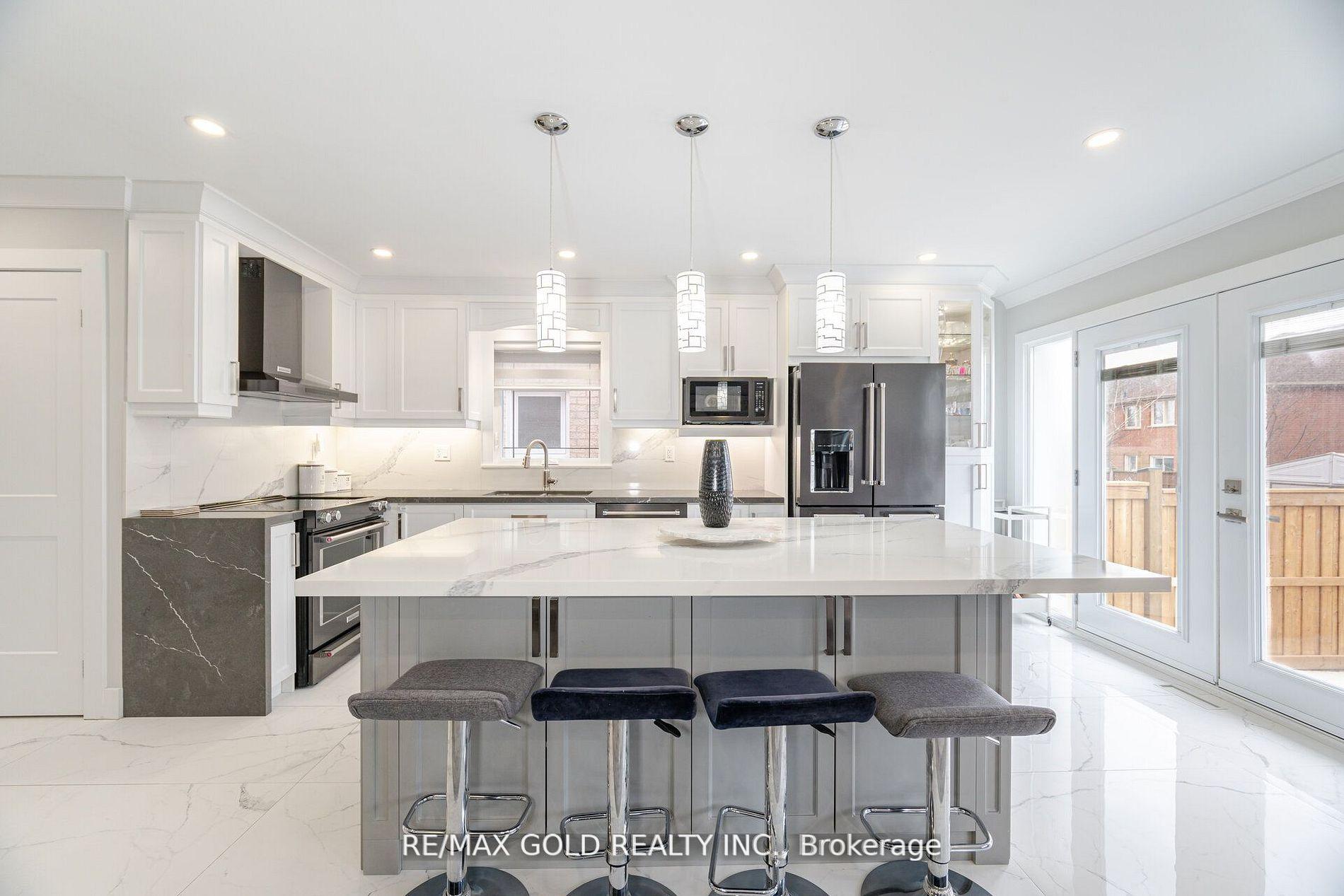 Photo 11 of 96 Wildberry Crescent, Brampton, Sandringham-Wellington — HOMEH