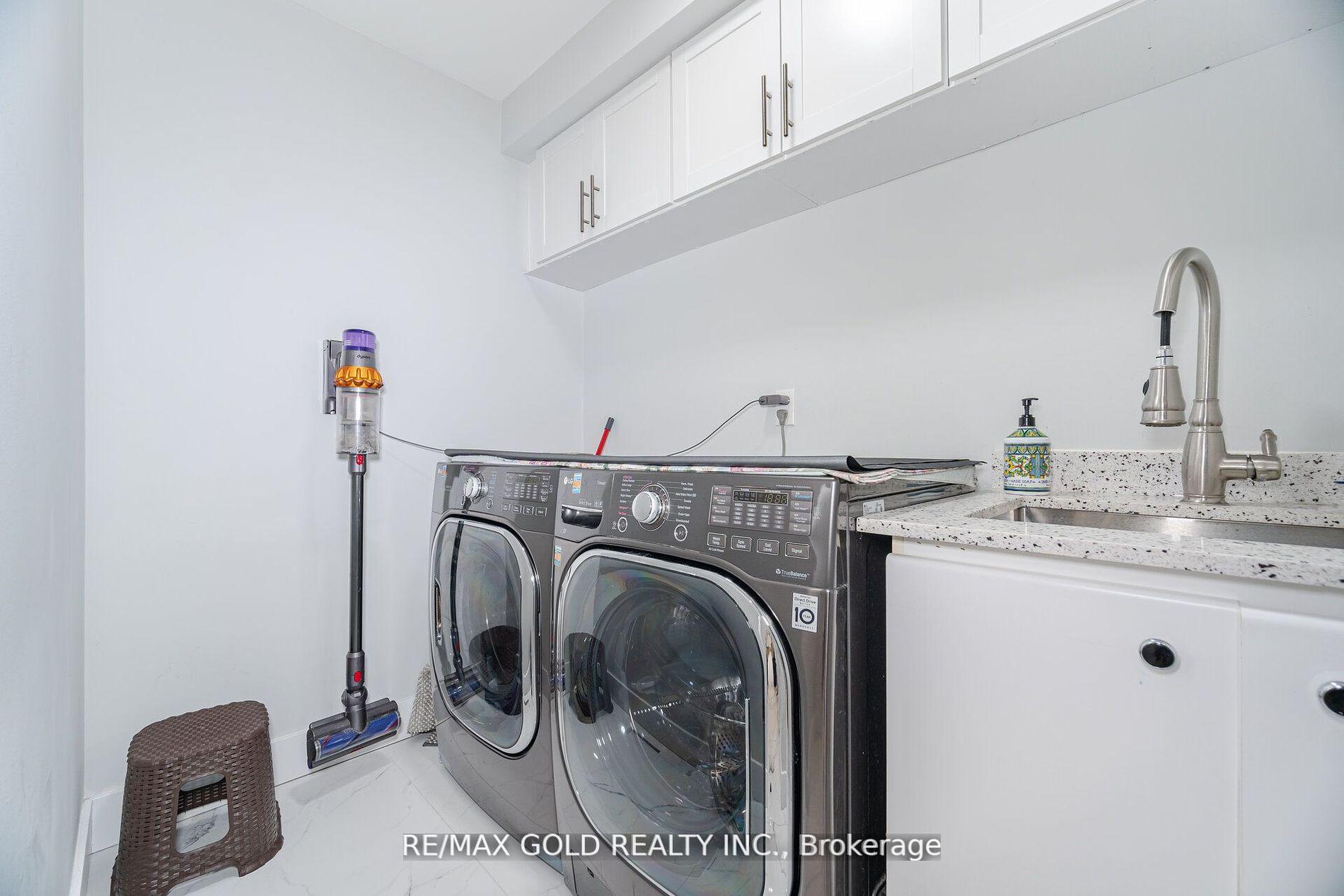 Photo 21 of 96 Wildberry Crescent, Brampton, Sandringham-Wellington — HOMEH
