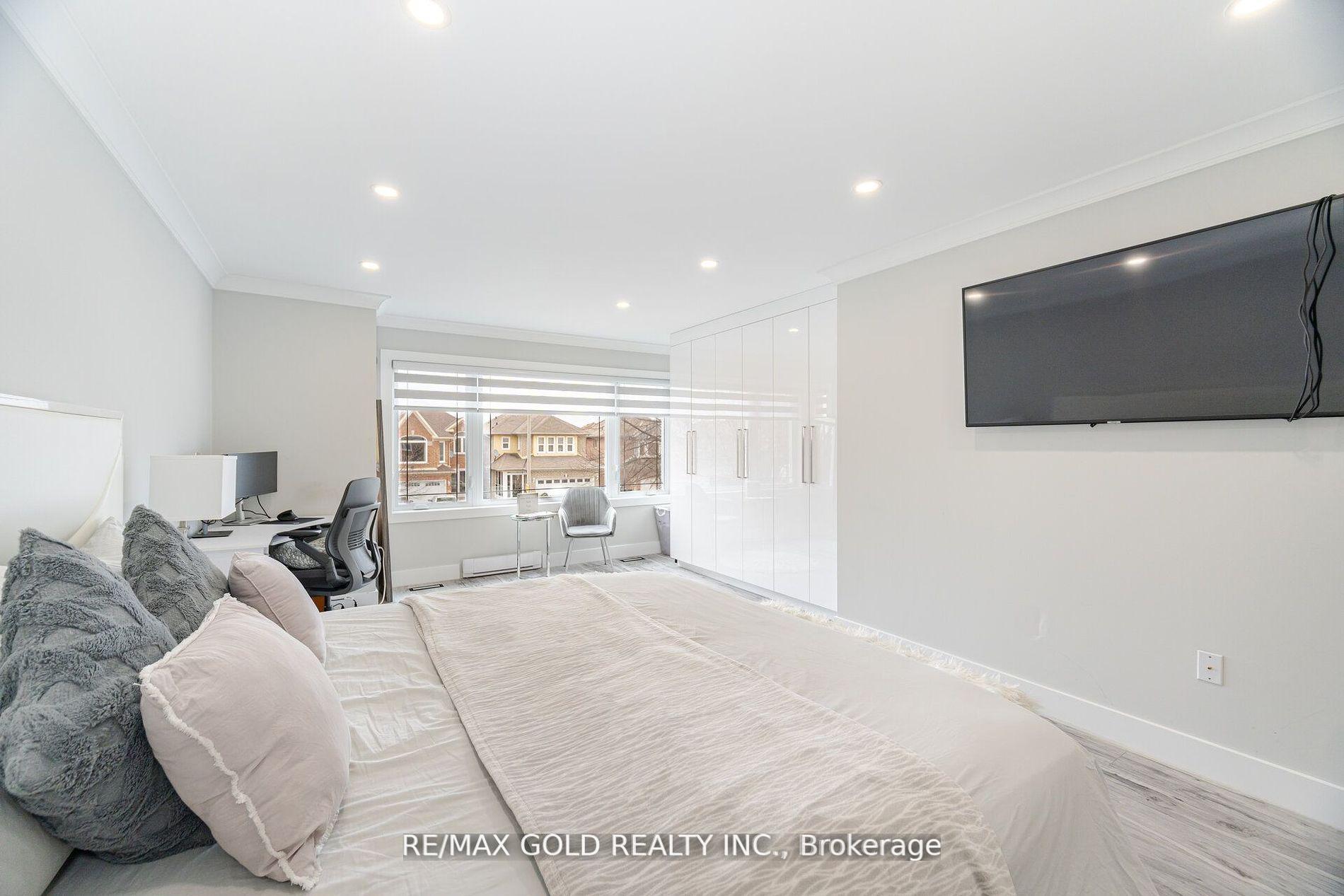 Photo 25 of 96 Wildberry Crescent, Brampton, Sandringham-Wellington — HOMEH