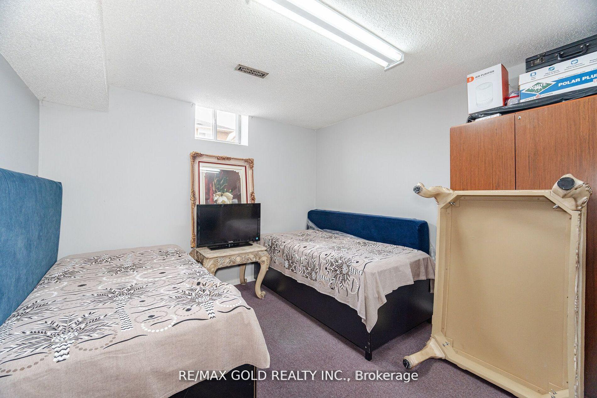 Photo 40 of 96 Wildberry Crescent, Brampton, Sandringham-Wellington — HOMEH