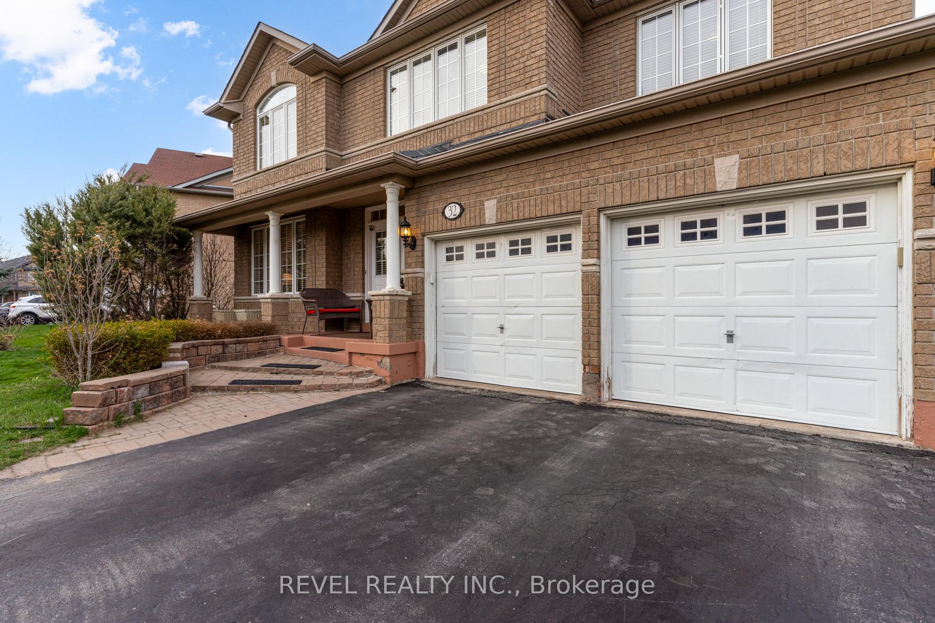 Photo 3 of 32 Martineau Road, Brampton, Bram East — HOMEH