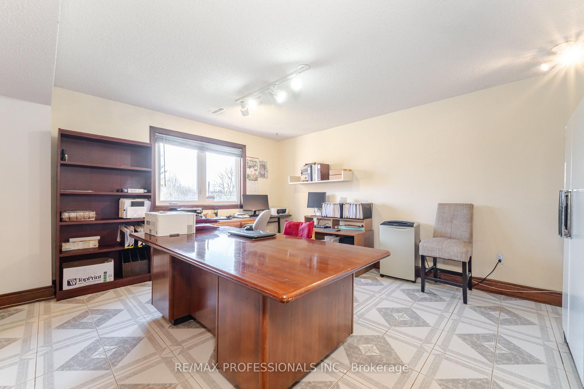 Photo 41 of 36 Dawnridge Trail, Brampton, Heart Lake West — HOMEH