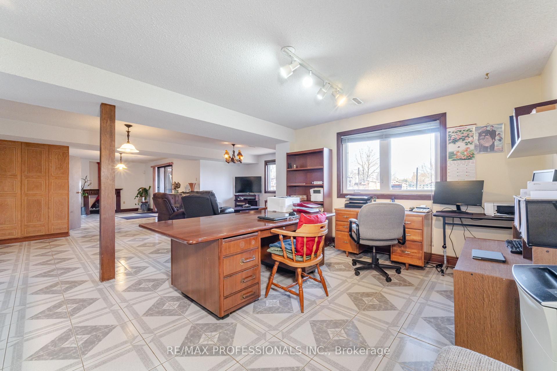 Photo 42 of 36 Dawnridge Trail, Brampton, Heart Lake West — HOMEH