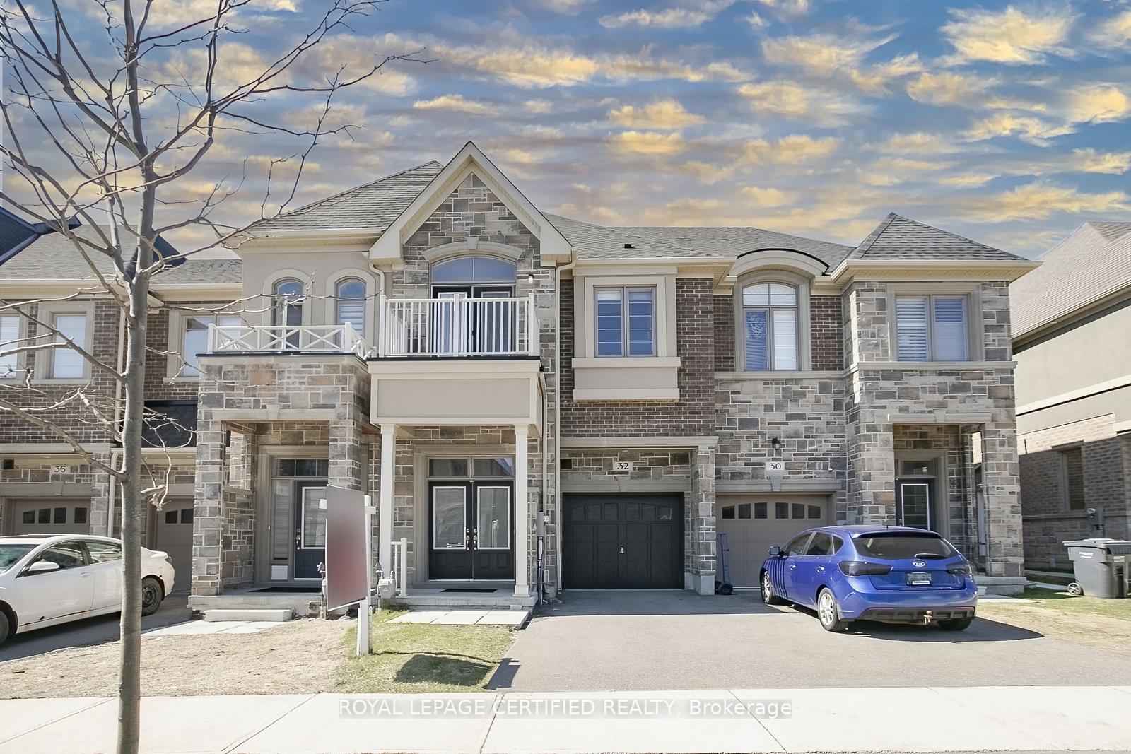 Front of 32 Dalbeattie Drive