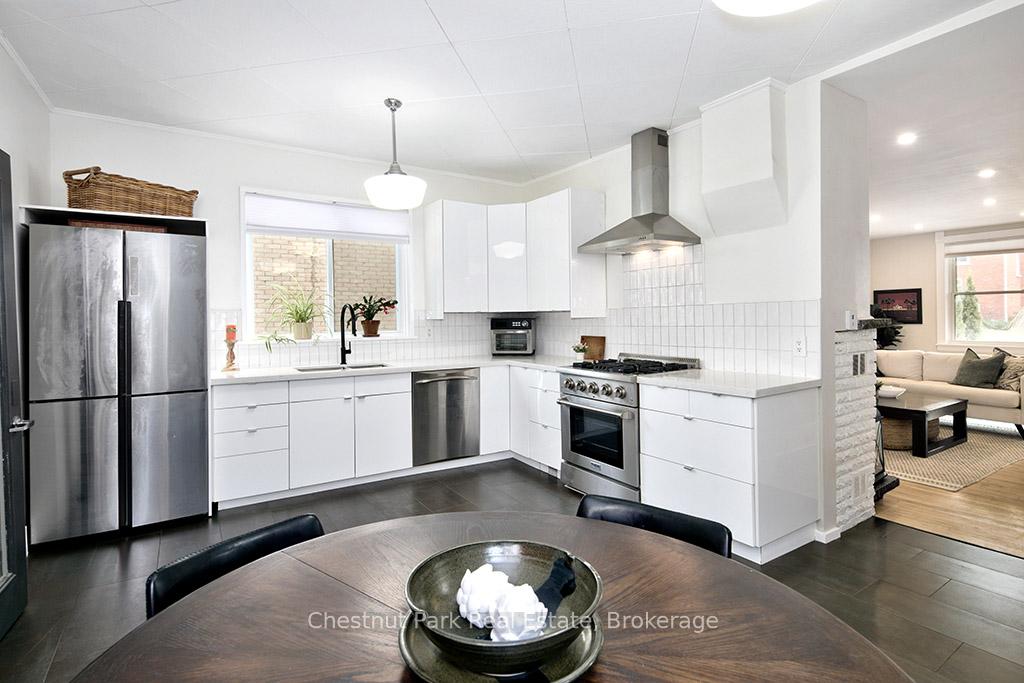 Photo 15 of 187 Fifth Street, Collingwood — HOMEH