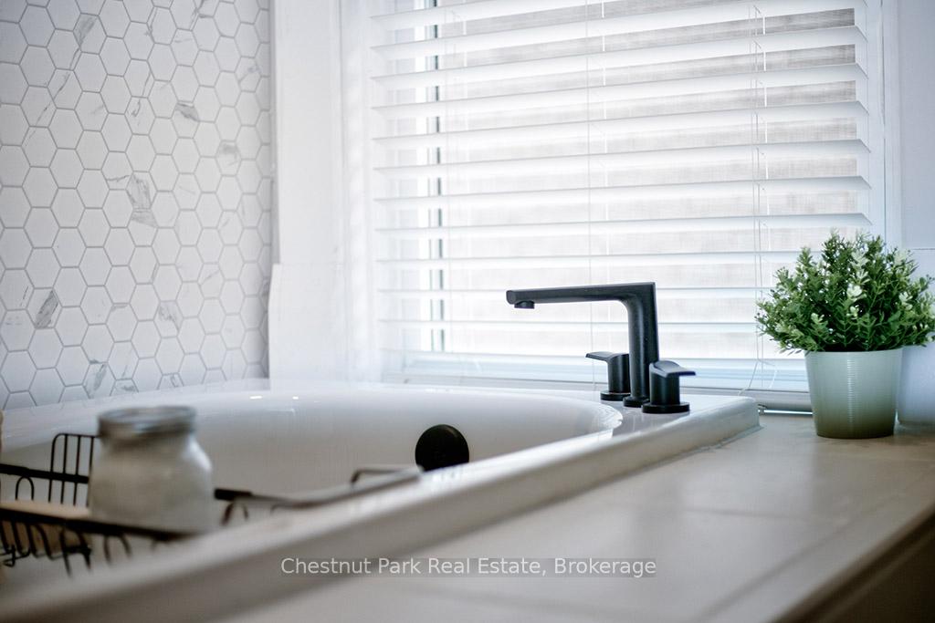 Photo 53 of 187 Fifth Street, Collingwood — HOMEH
