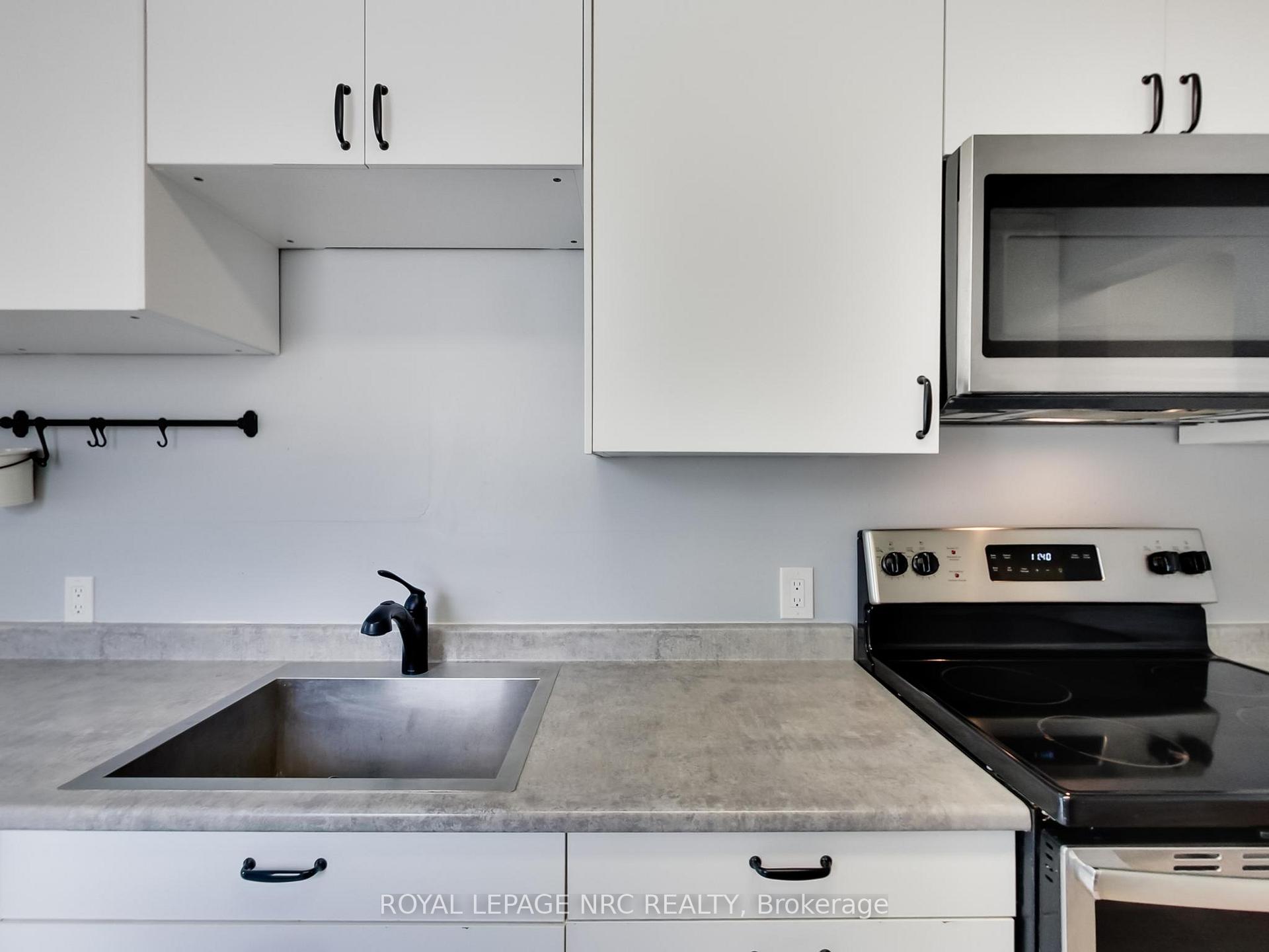 Photo 68 of 390 Gatfield Avenue, Welland, Lincoln/Crowland — HOMEH