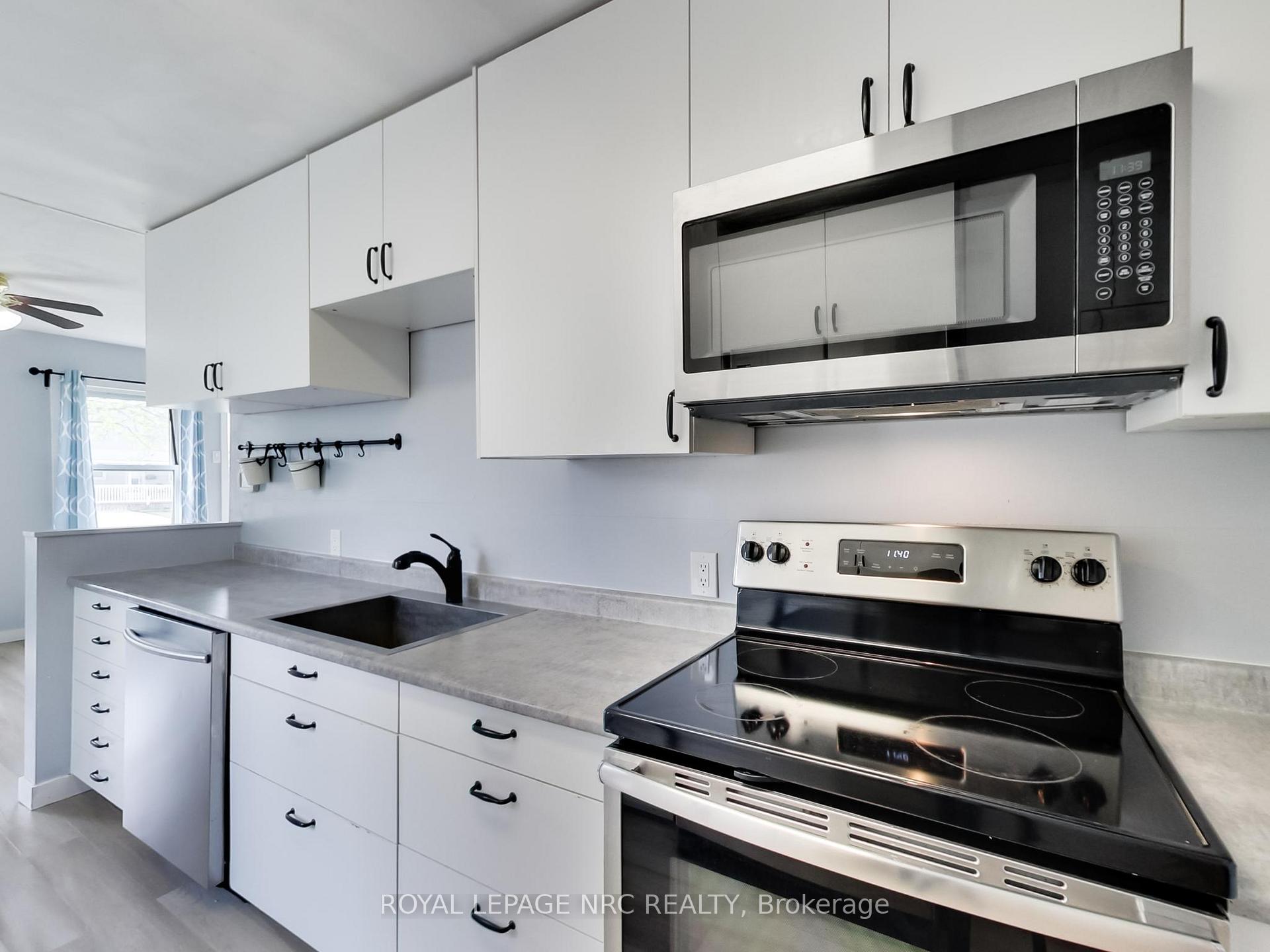 Photo 70 of 390 Gatfield Avenue, Welland, Lincoln/Crowland — HOMEH