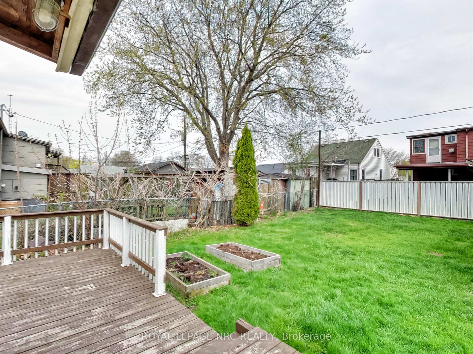 Photo 77 of 390 Gatfield Avenue, Welland, Lincoln/Crowland — HOMEH