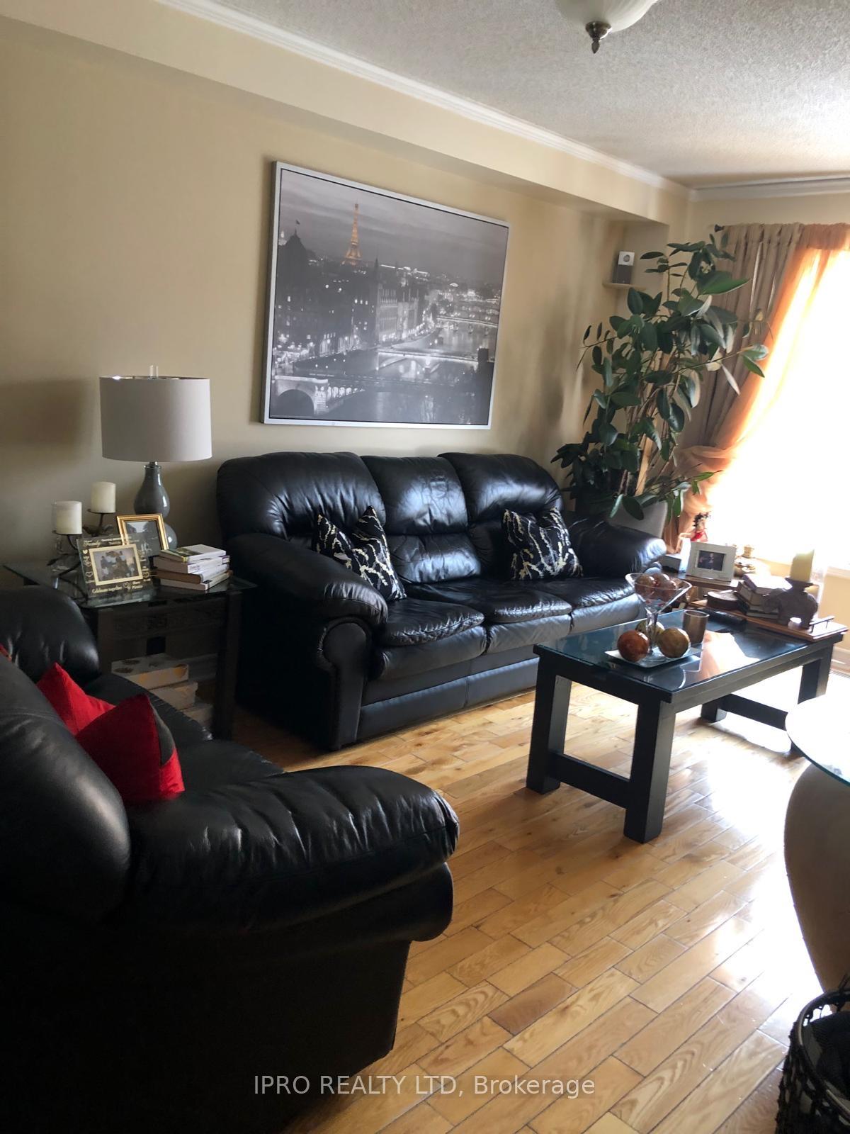 Photo 8 of Unit 122, 57 Brickyard Way, Brampton, Brampton North — HOMEH