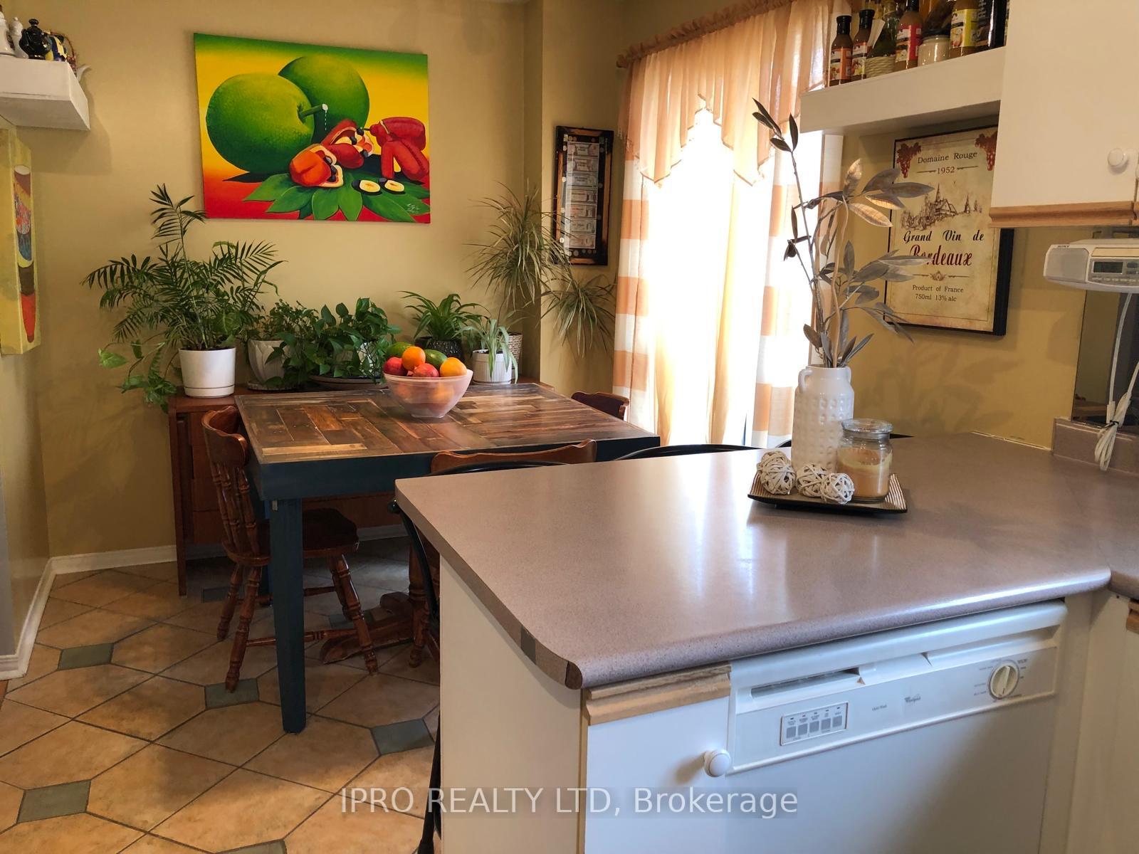 Photo 15 of Unit 122, 57 Brickyard Way, Brampton, Brampton North — HOMEH