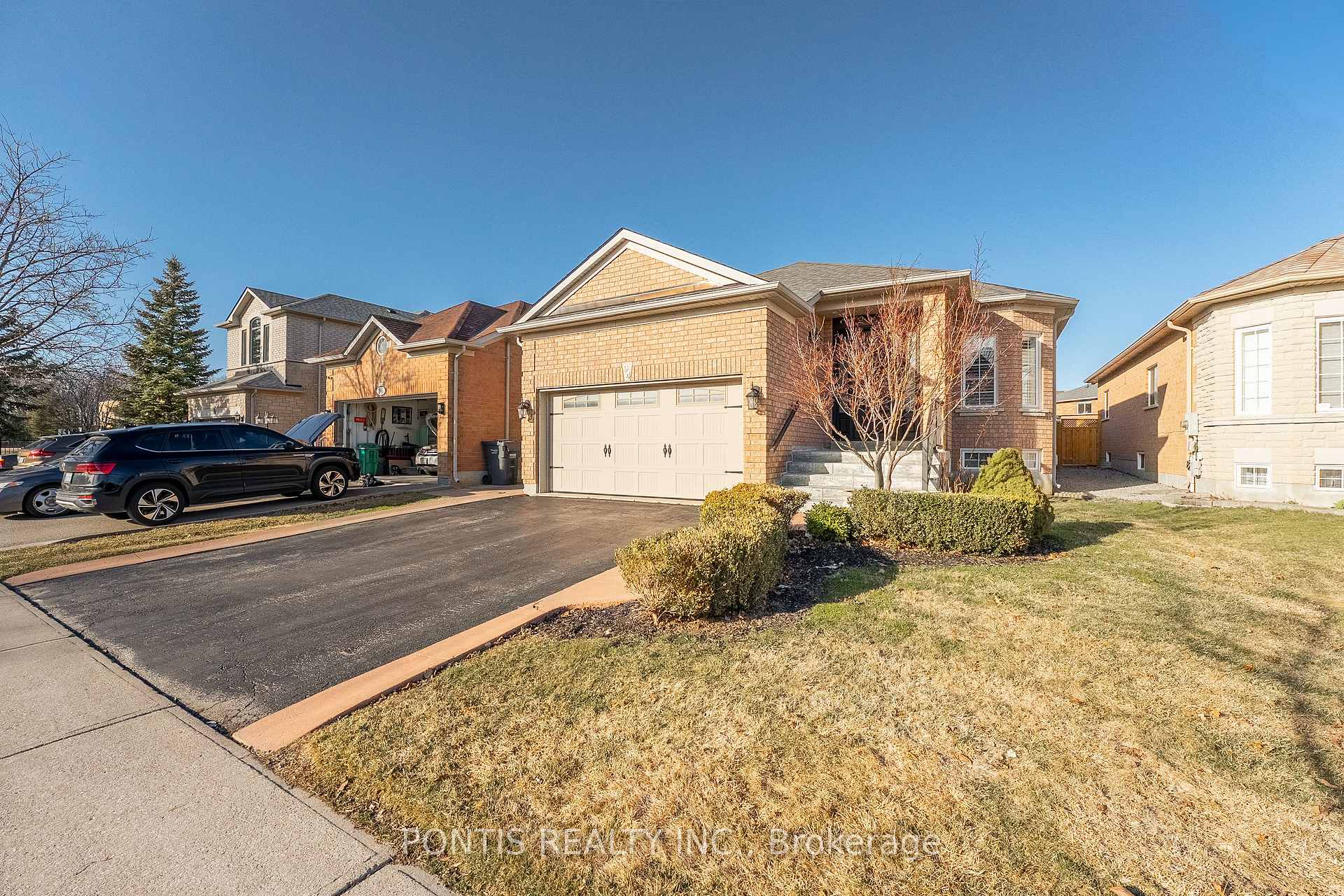 Photo 3 of 94 Harvest Moon Drive W, Caledon, Bolton West — HOMEH