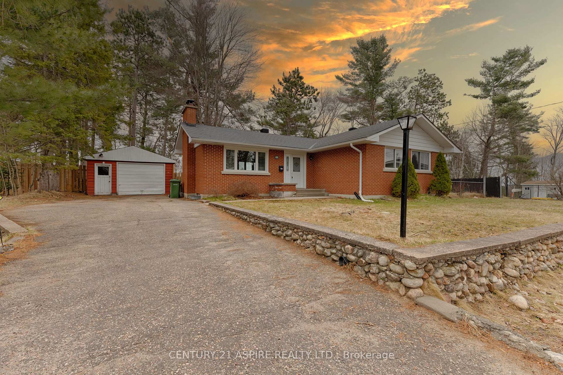 Photo 1 of 23 Sunset Crescent, Petawawa — HOMEH