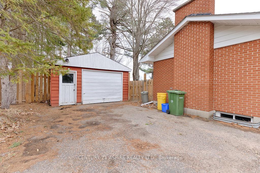 Photo 2 of 23 Sunset Crescent, Petawawa — HOMEH