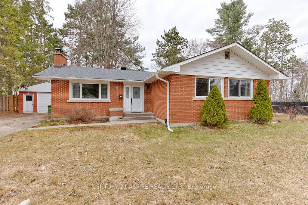 Photo 3 of 23 Sunset Crescent, Petawawa — HOMEH