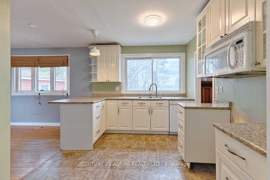 Photo 13 of 23 Sunset Crescent, Petawawa — HOMEH