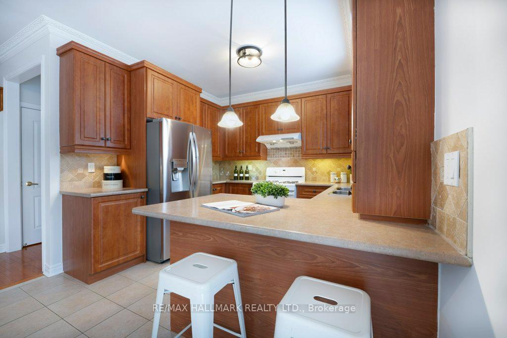 Photo 12 of 19 Perivale Gardens, Aurora, Bayview Wellington — HOMEH
