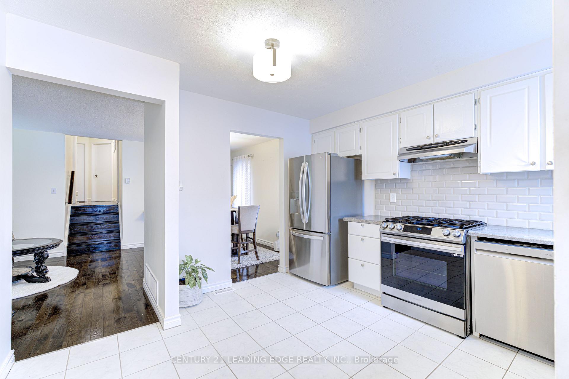 Photo 3 of 22 Clearview Court N, Brampton, Heart Lake West — HOMEH