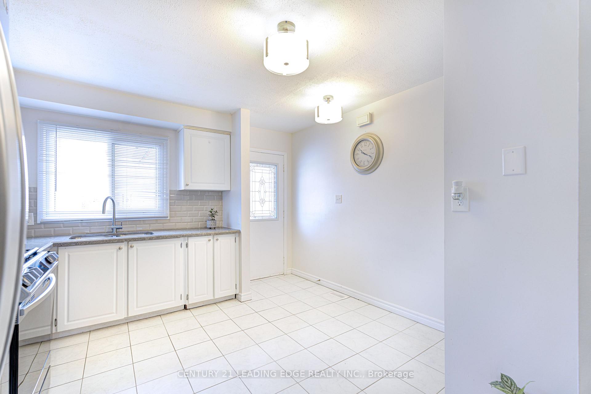 Photo 6 of 22 Clearview Court N, Brampton, Heart Lake West — HOMEH