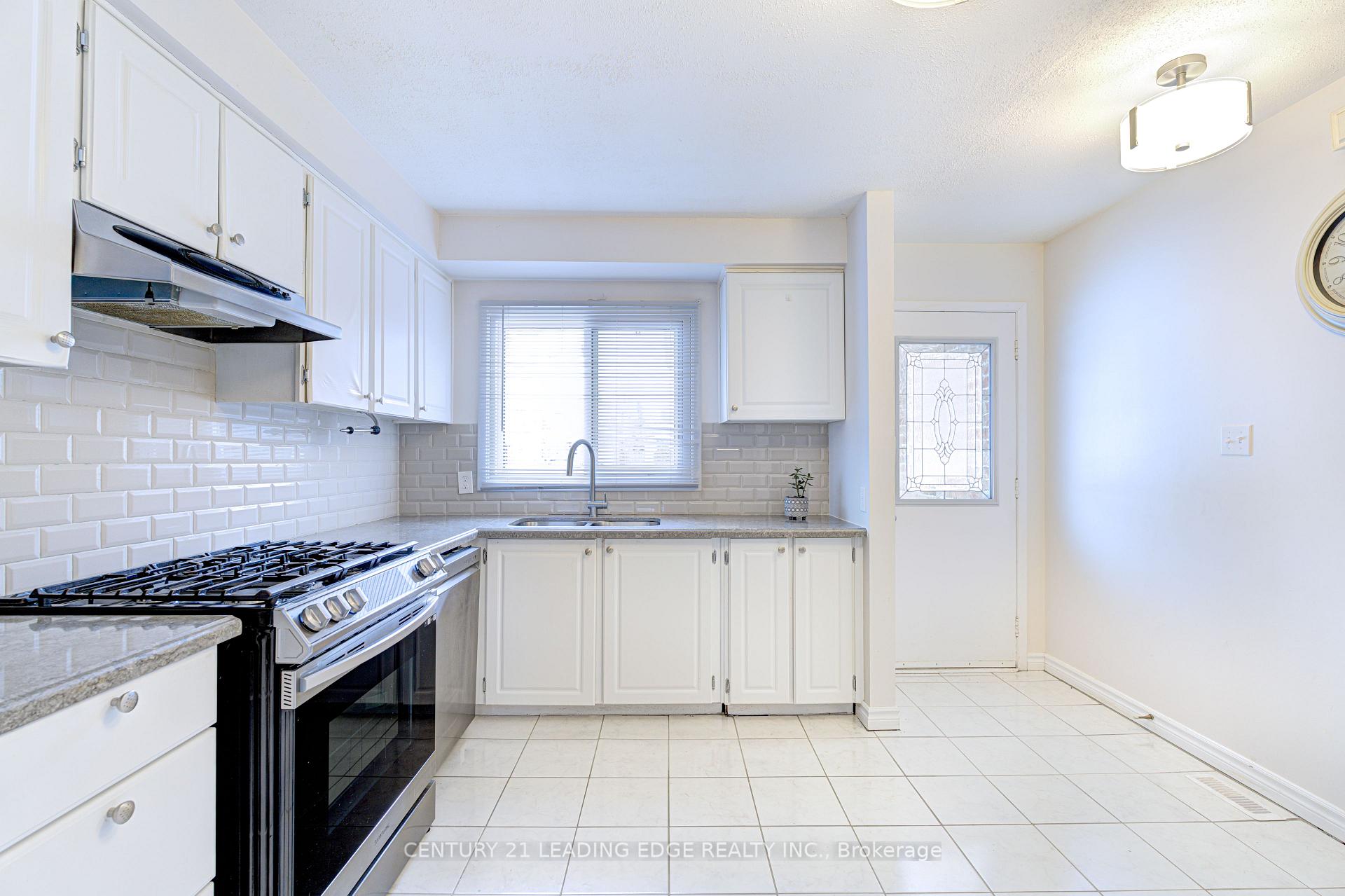 Photo 7 of 22 Clearview Court N, Brampton, Heart Lake West — HOMEH